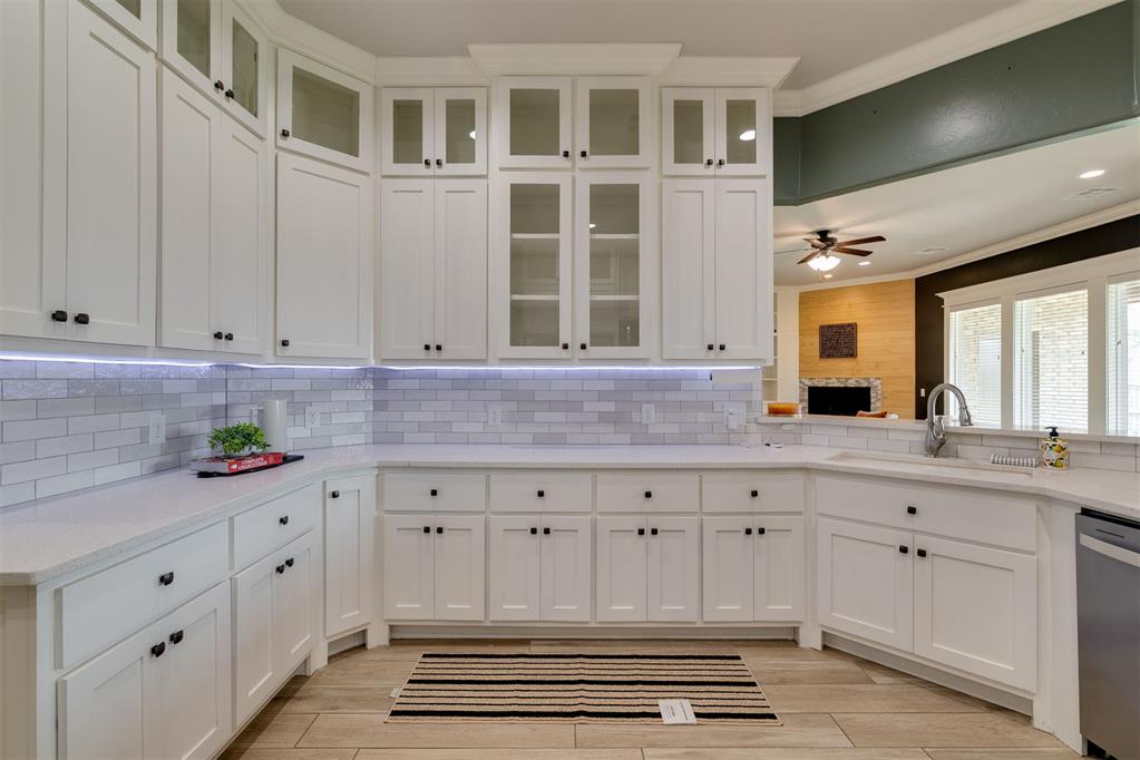 3904 Wedgewood Creek Drive