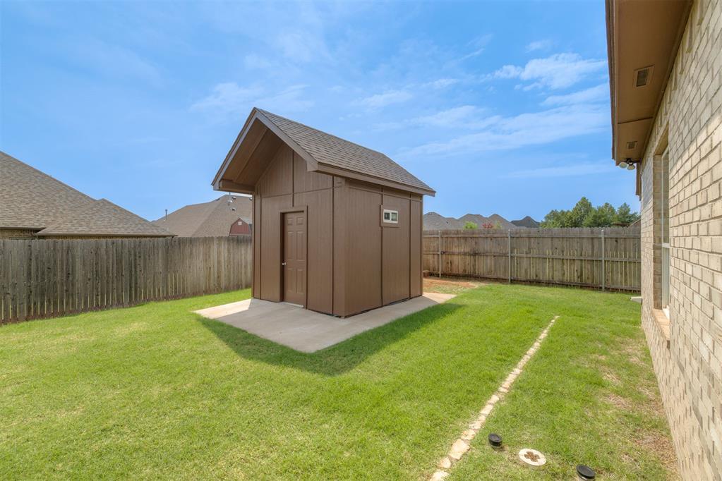3904 Wedgewood Creek Drive