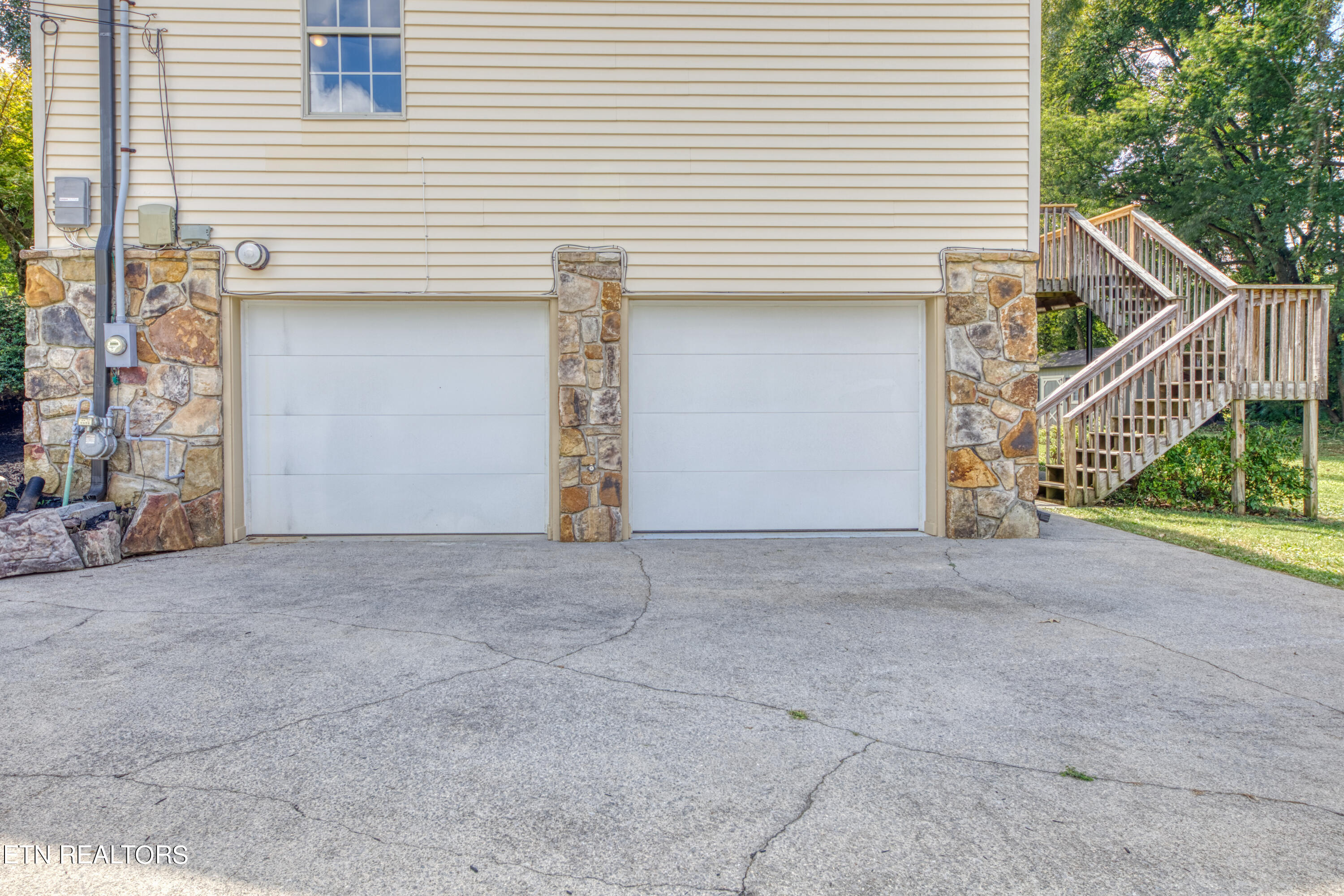 737 Plainfield Rd