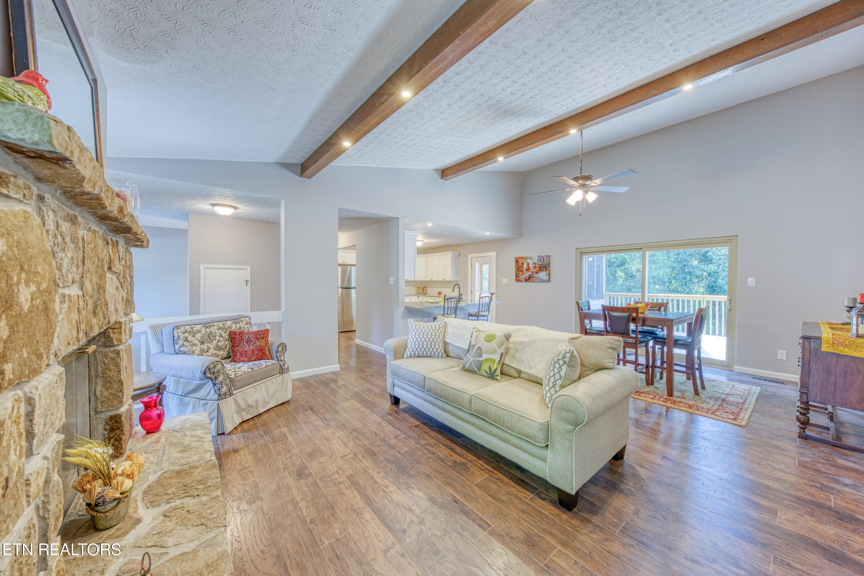737 Plainfield Rd