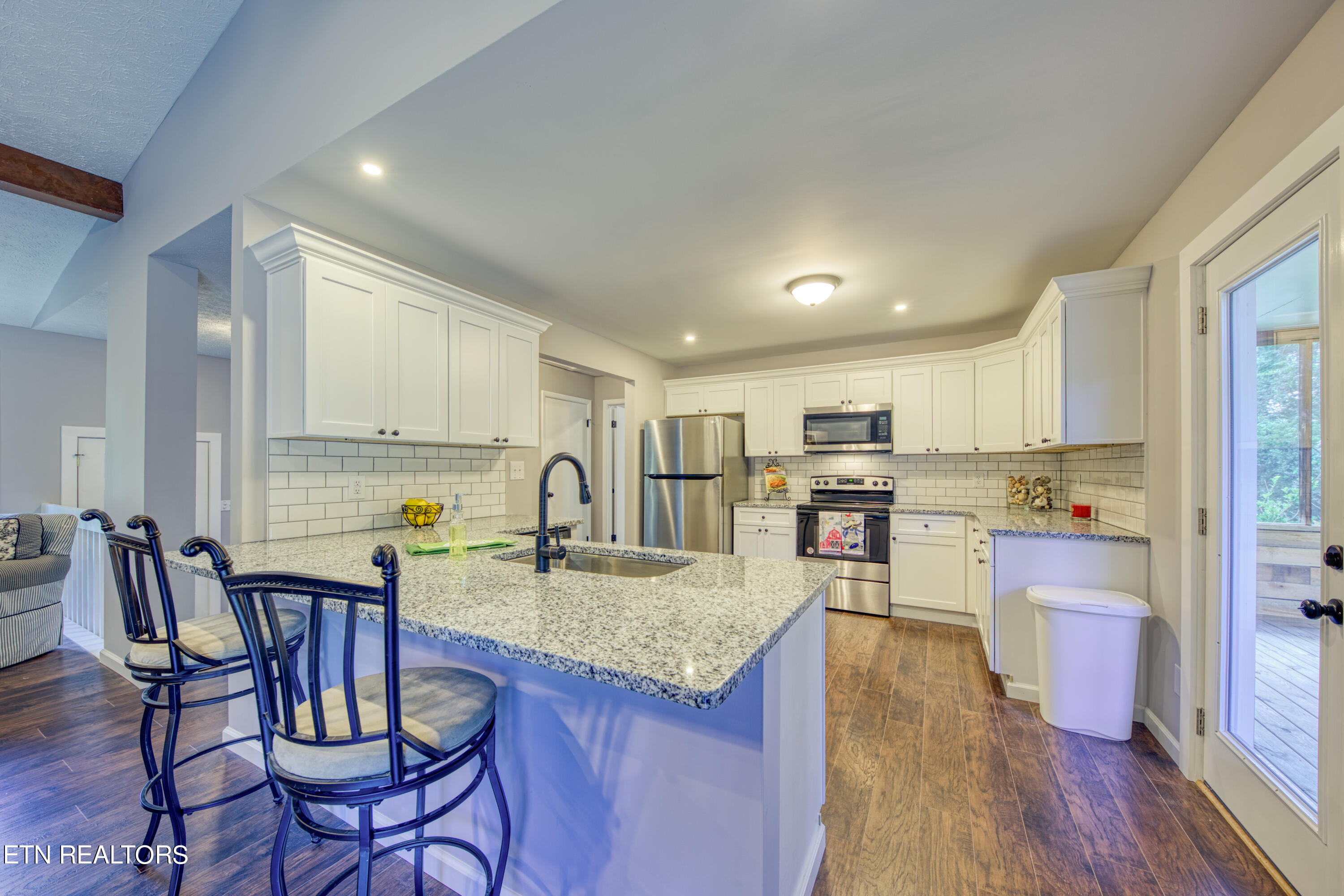 737 Plainfield Rd