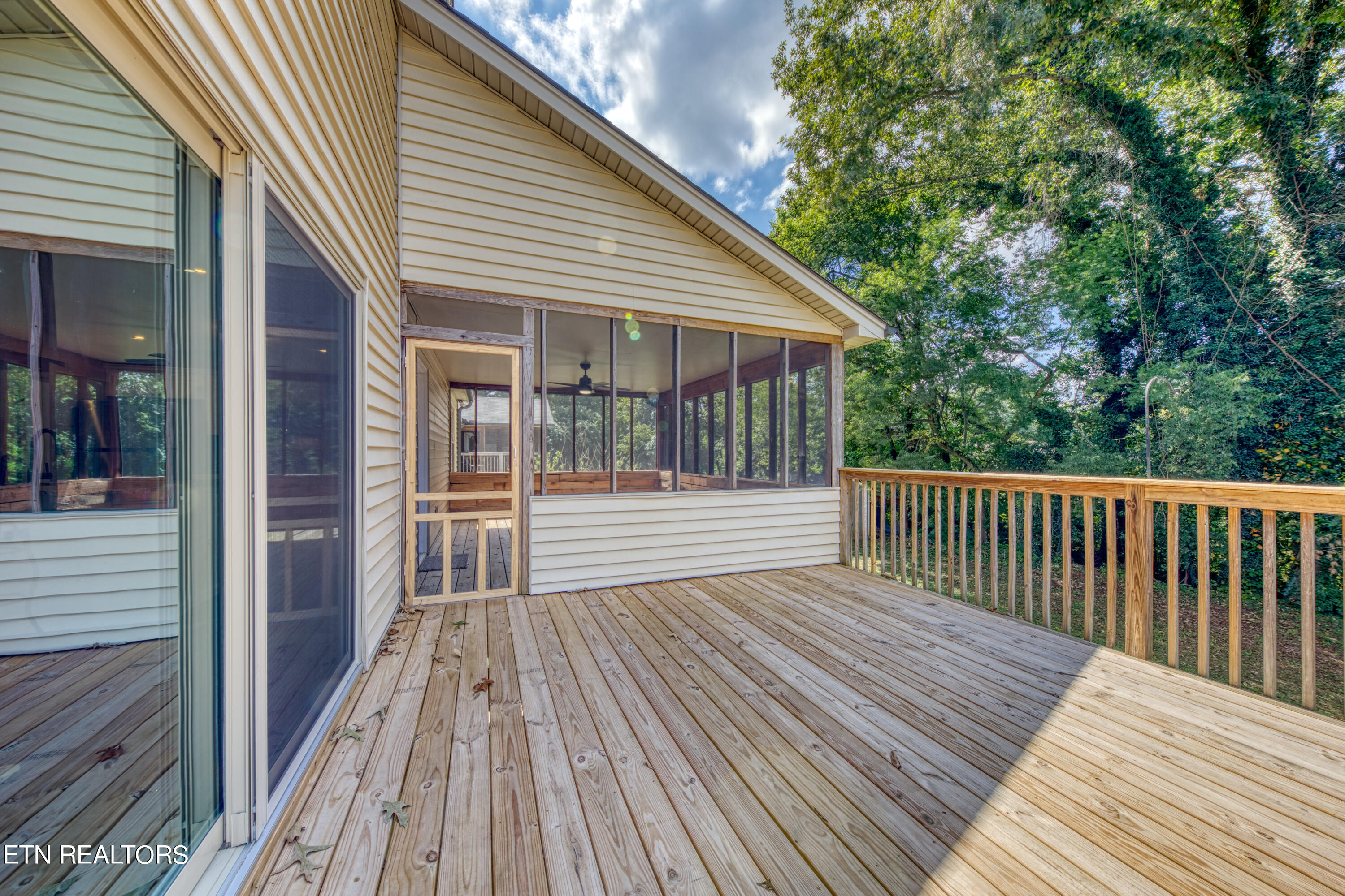737 Plainfield Rd