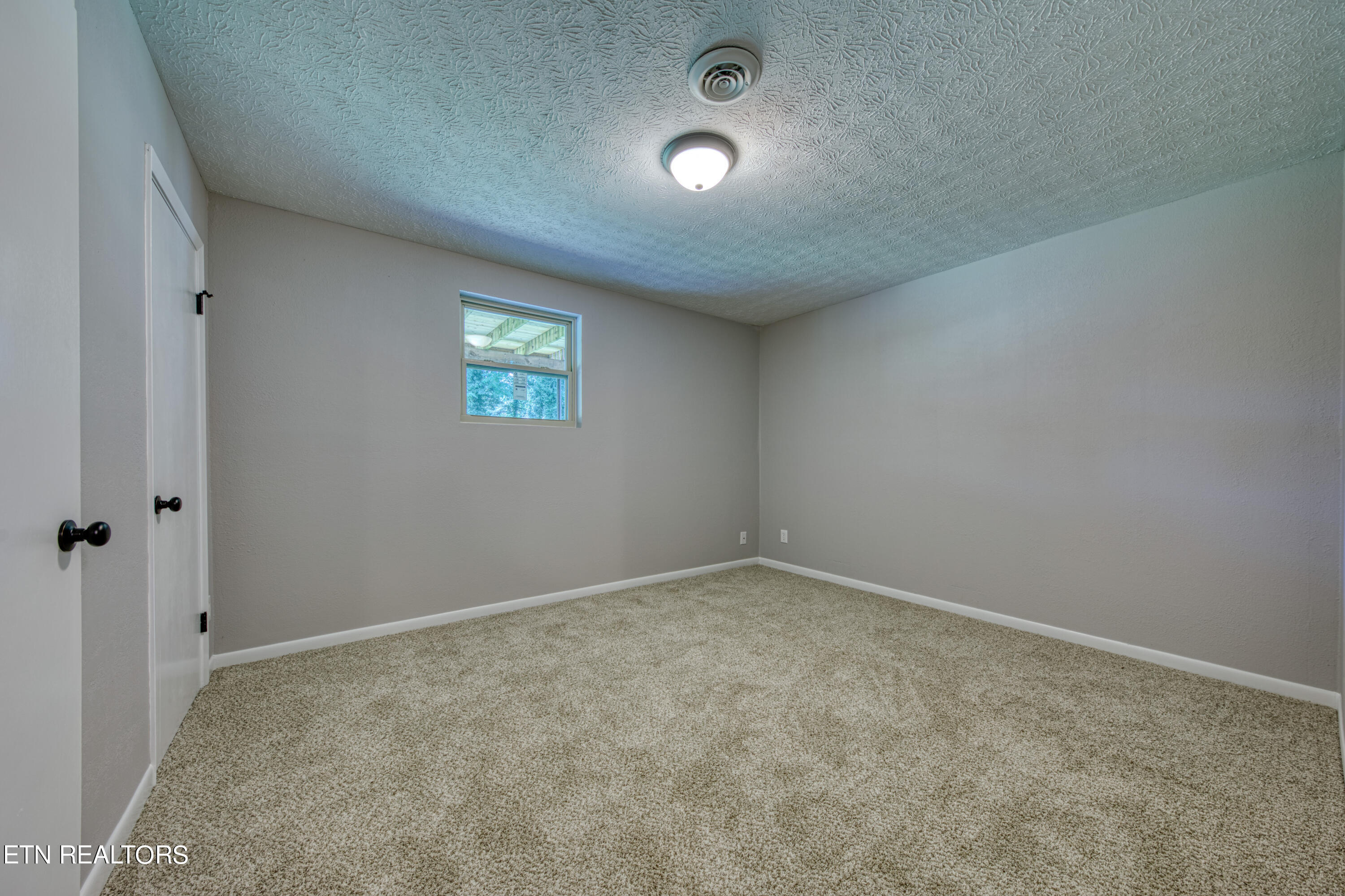 737 Plainfield Rd