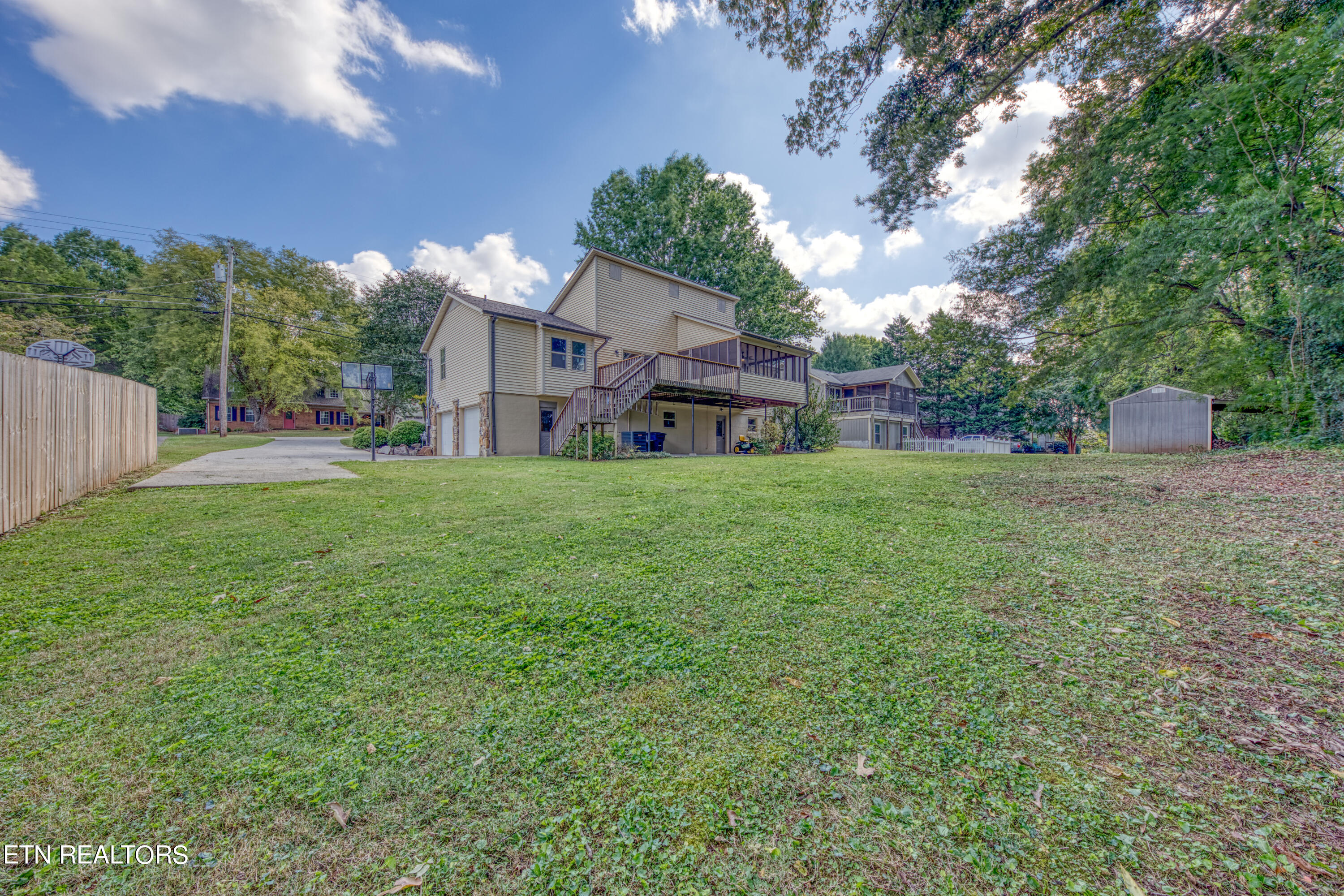 737 Plainfield Rd