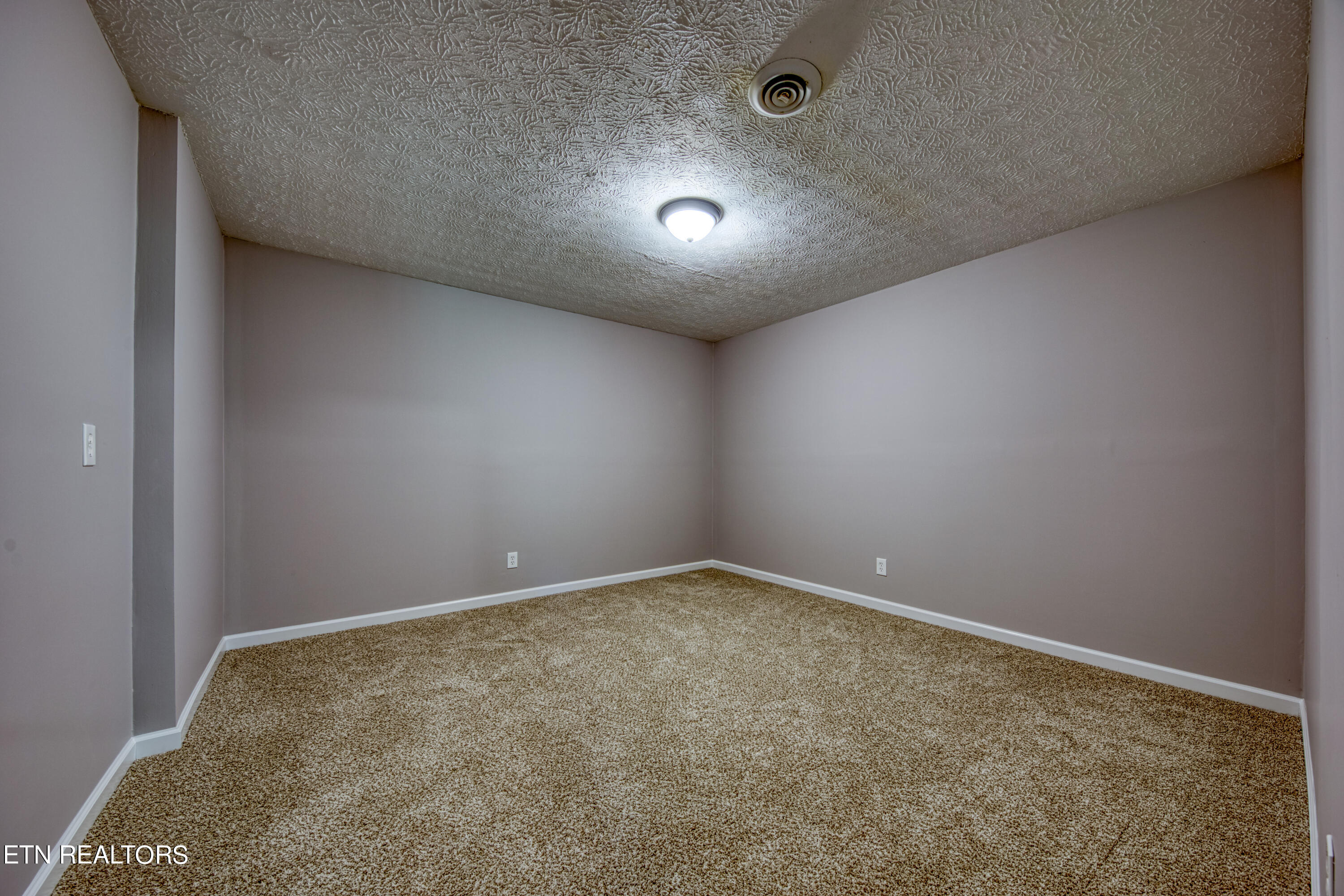 737 Plainfield Rd