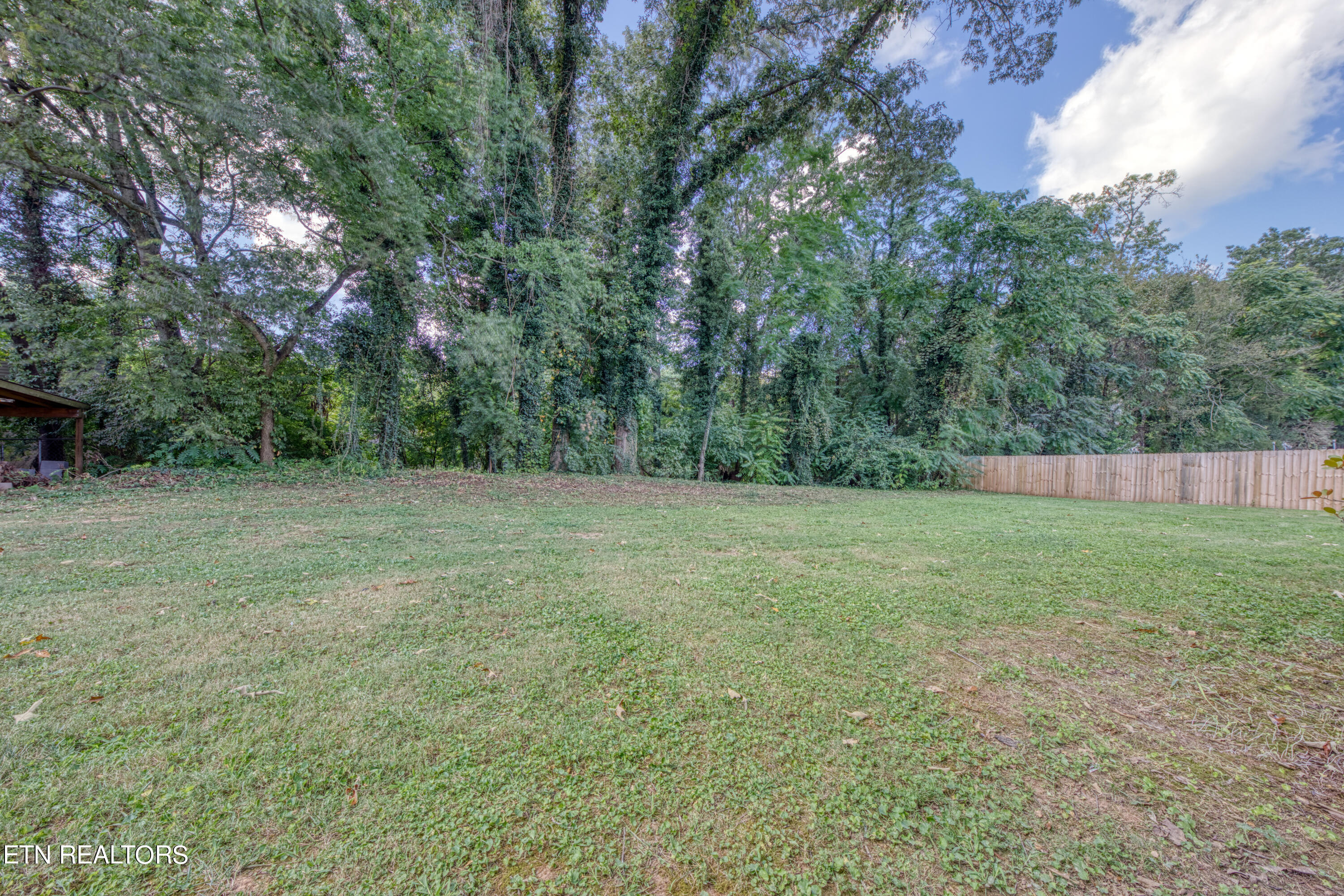 737 Plainfield Rd