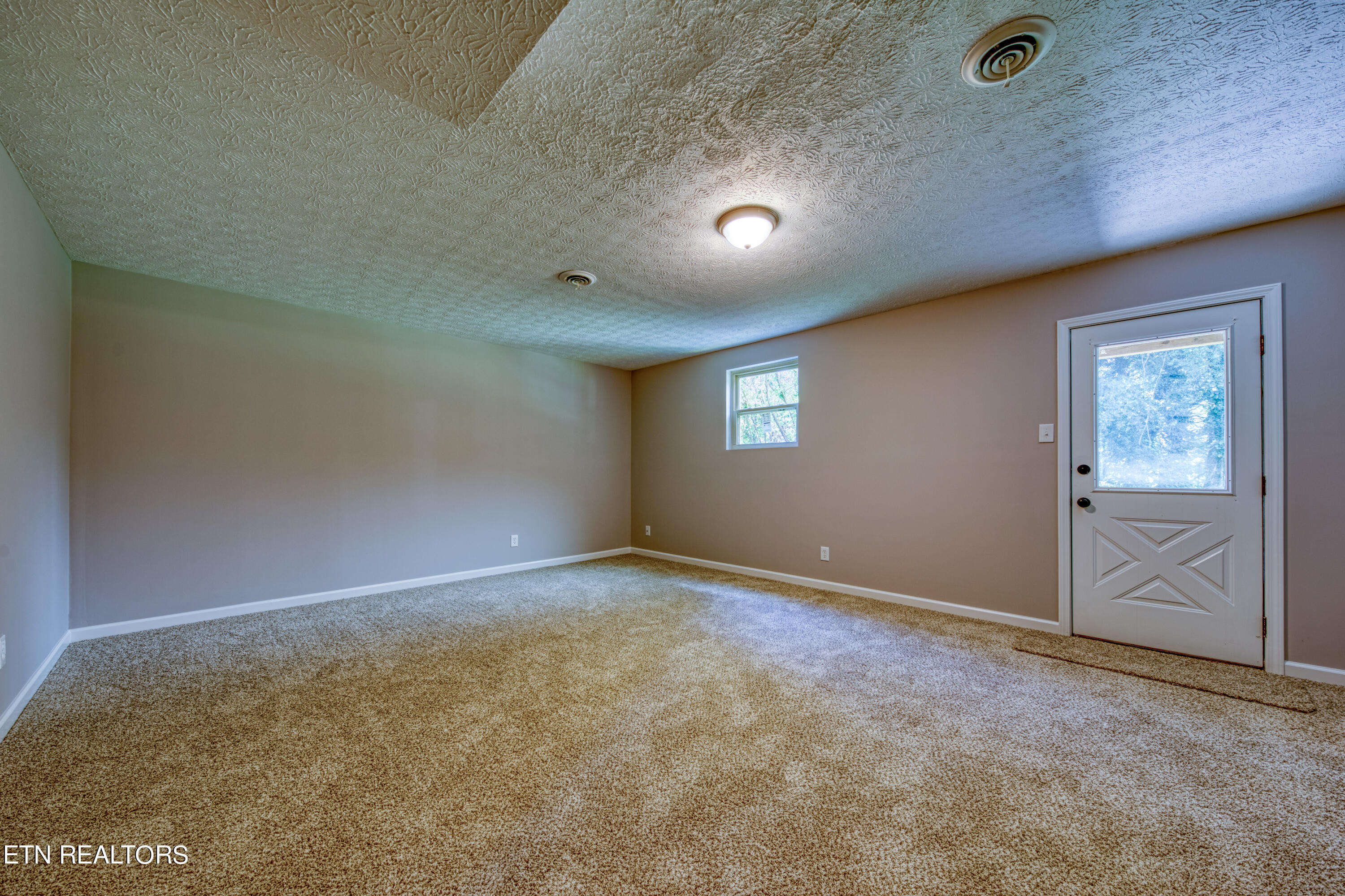 737 Plainfield Rd