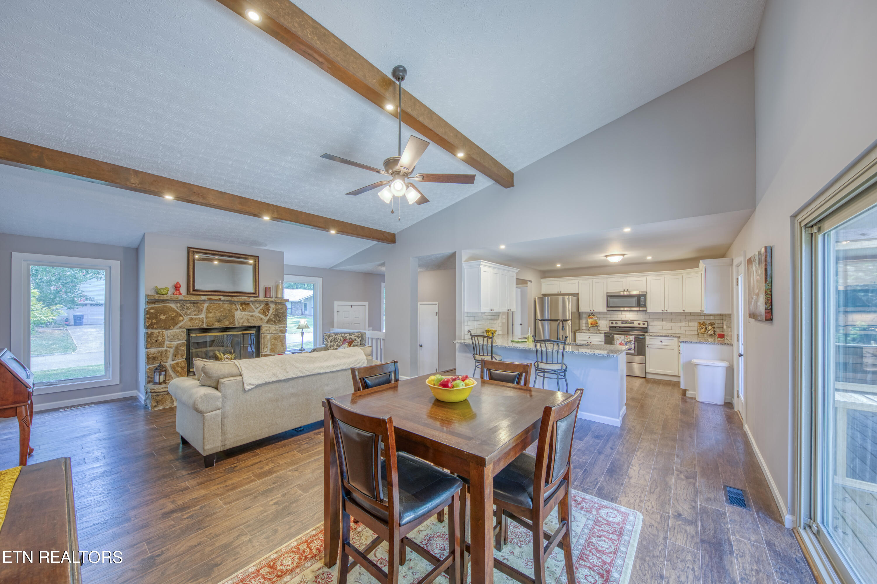 737 Plainfield Rd