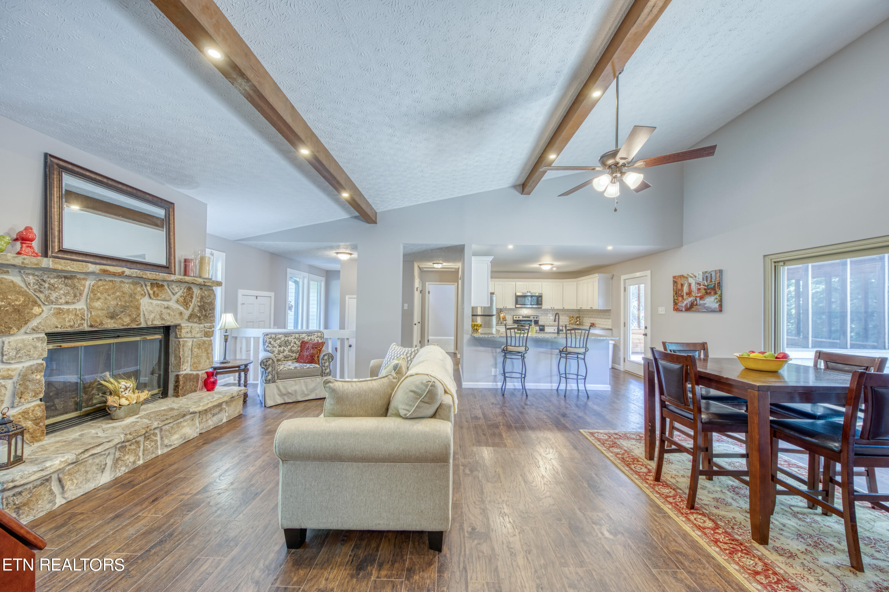 737 Plainfield Rd