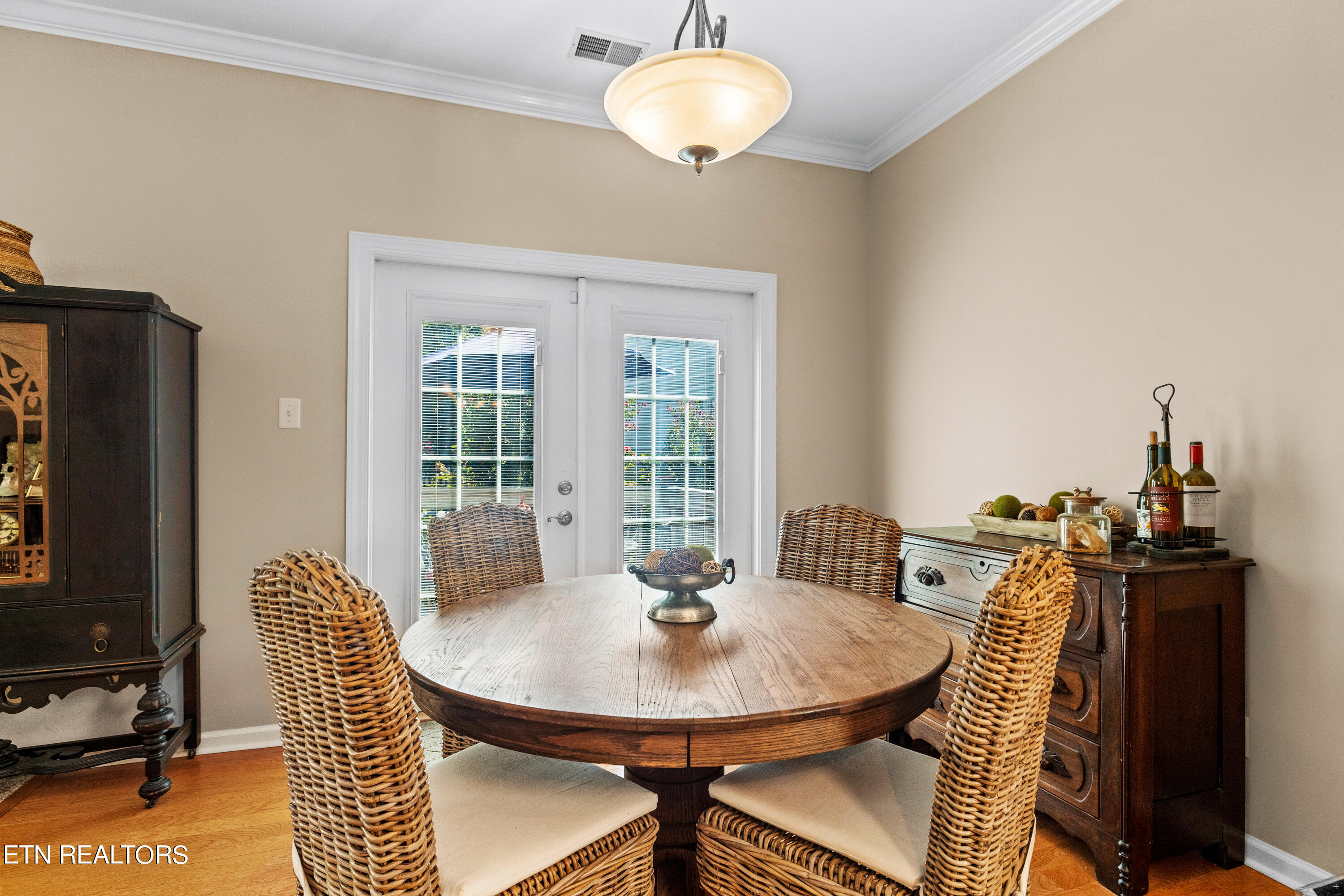 1304 Willowood Rd