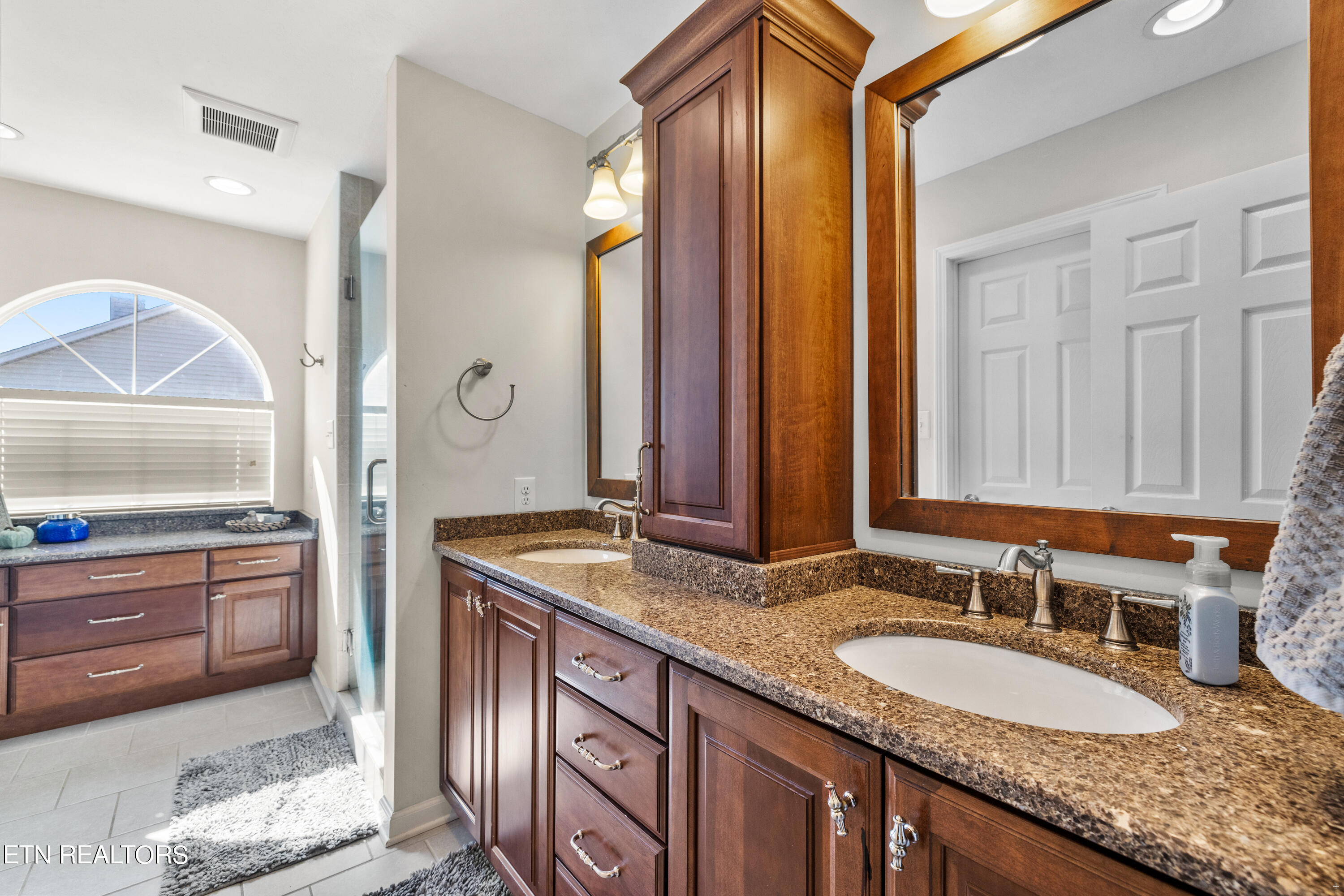 1304 Willowood Rd