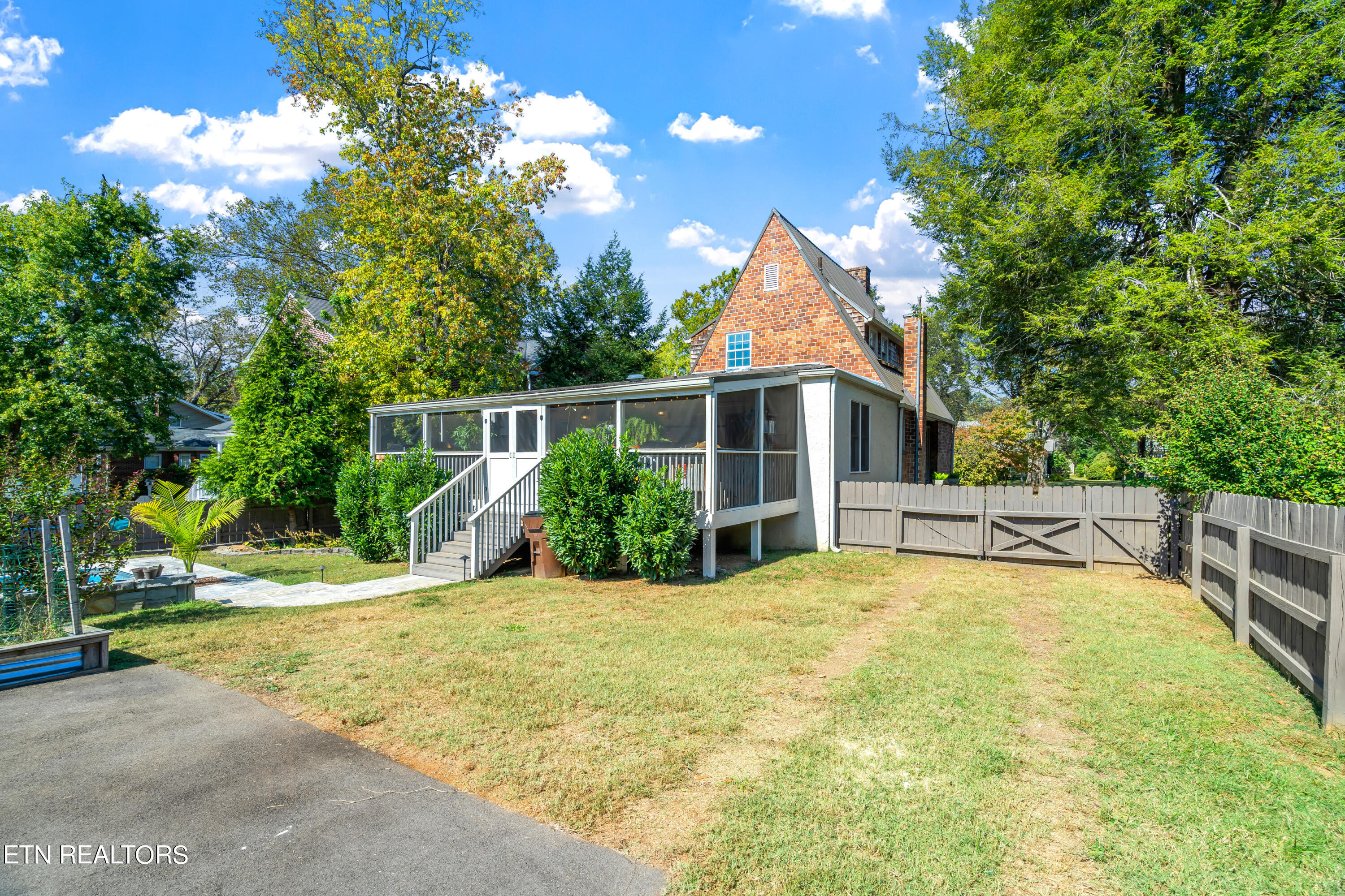 2120 Island Home Blvd