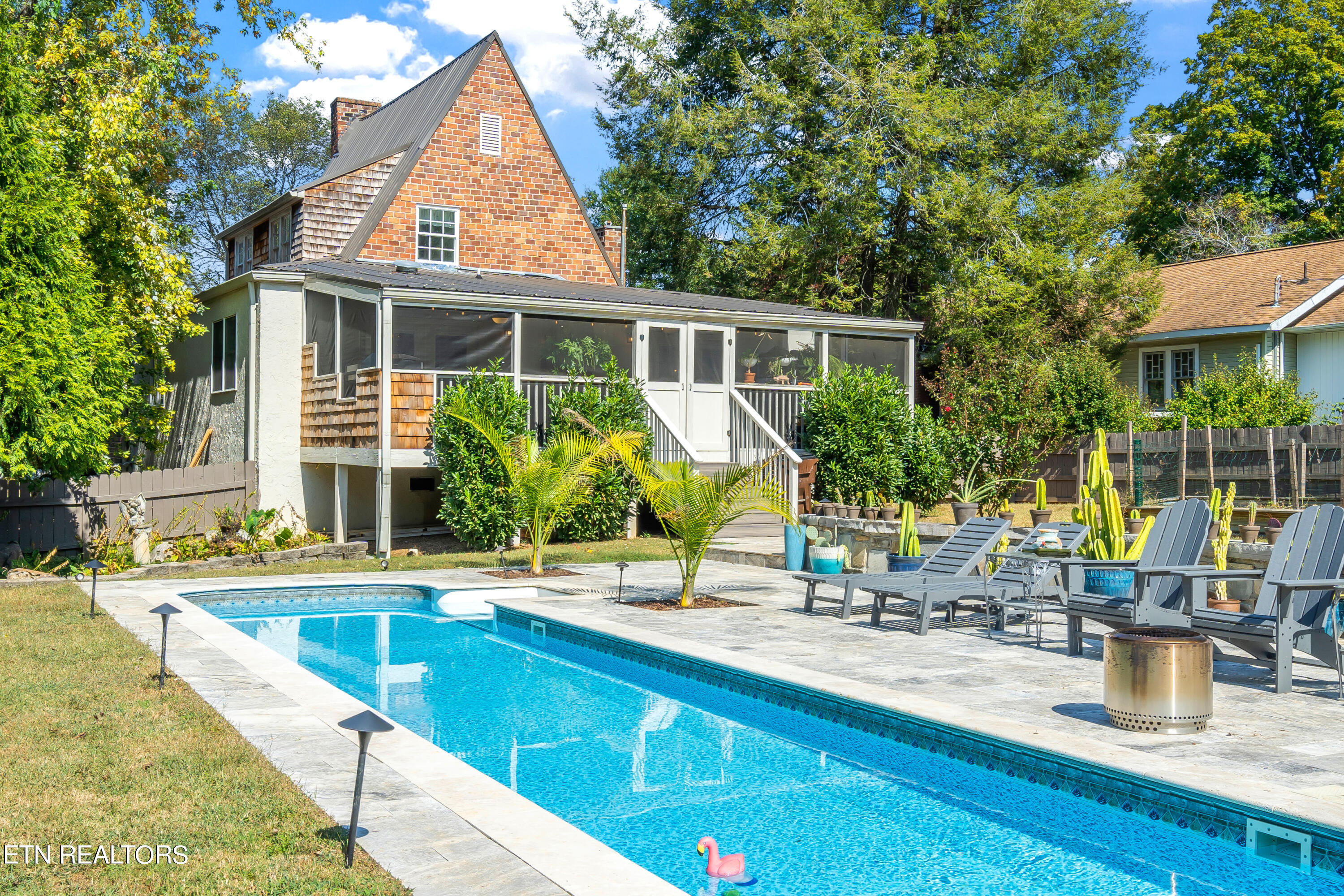 2120 Island Home Blvd
