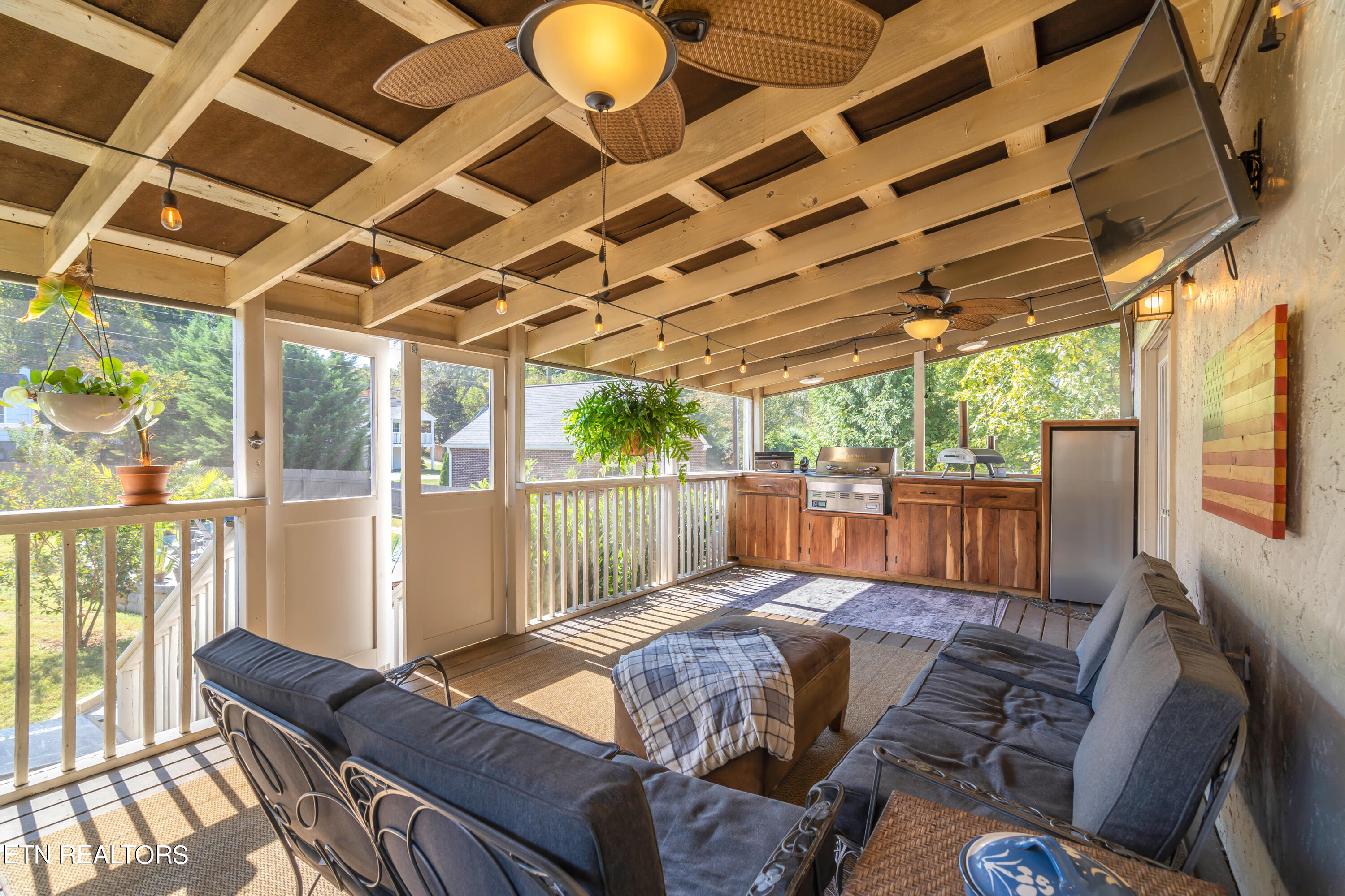 2120 Island Home Blvd