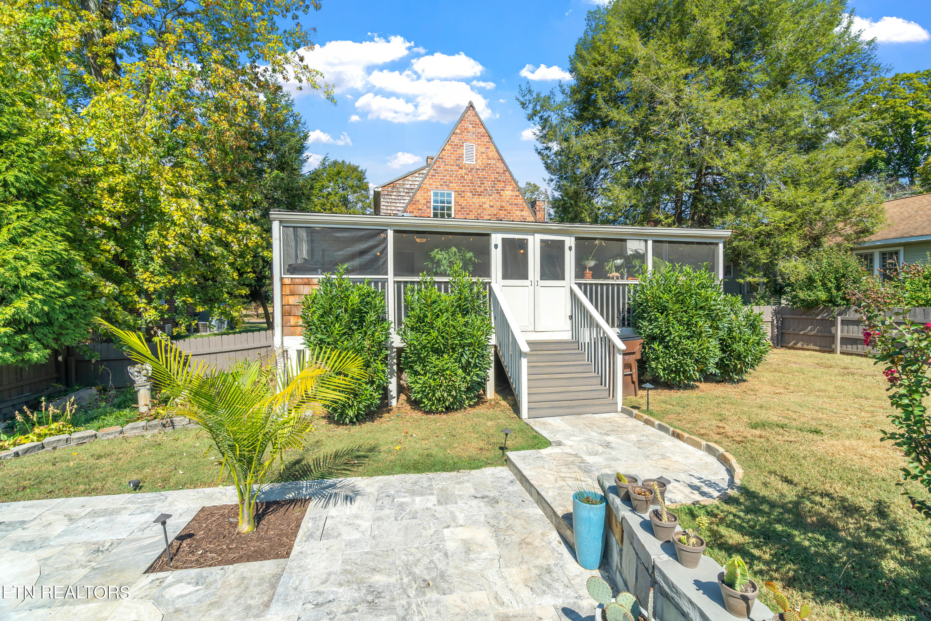 2120 Island Home Blvd