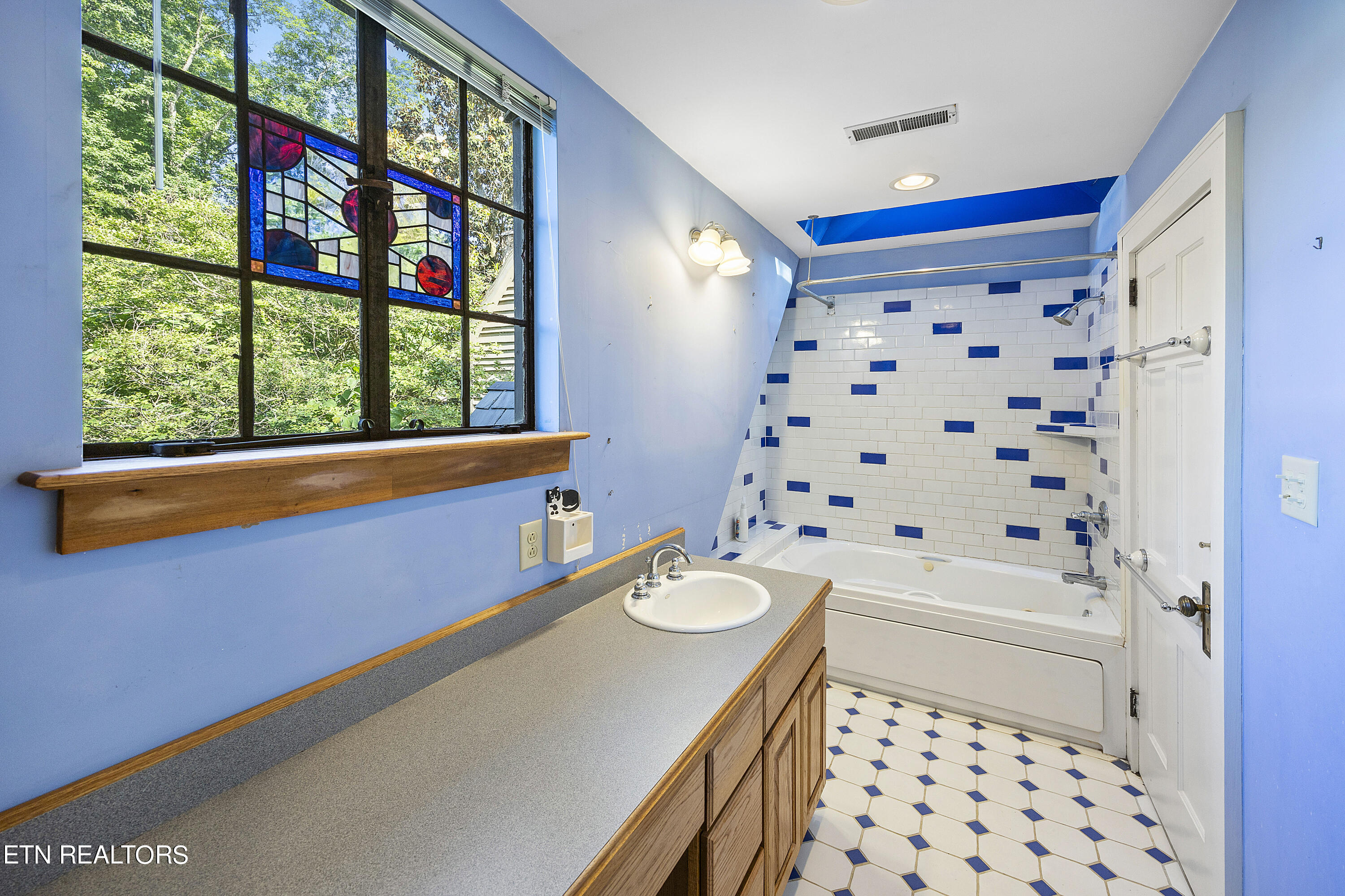 1002 E Nokomis Circle