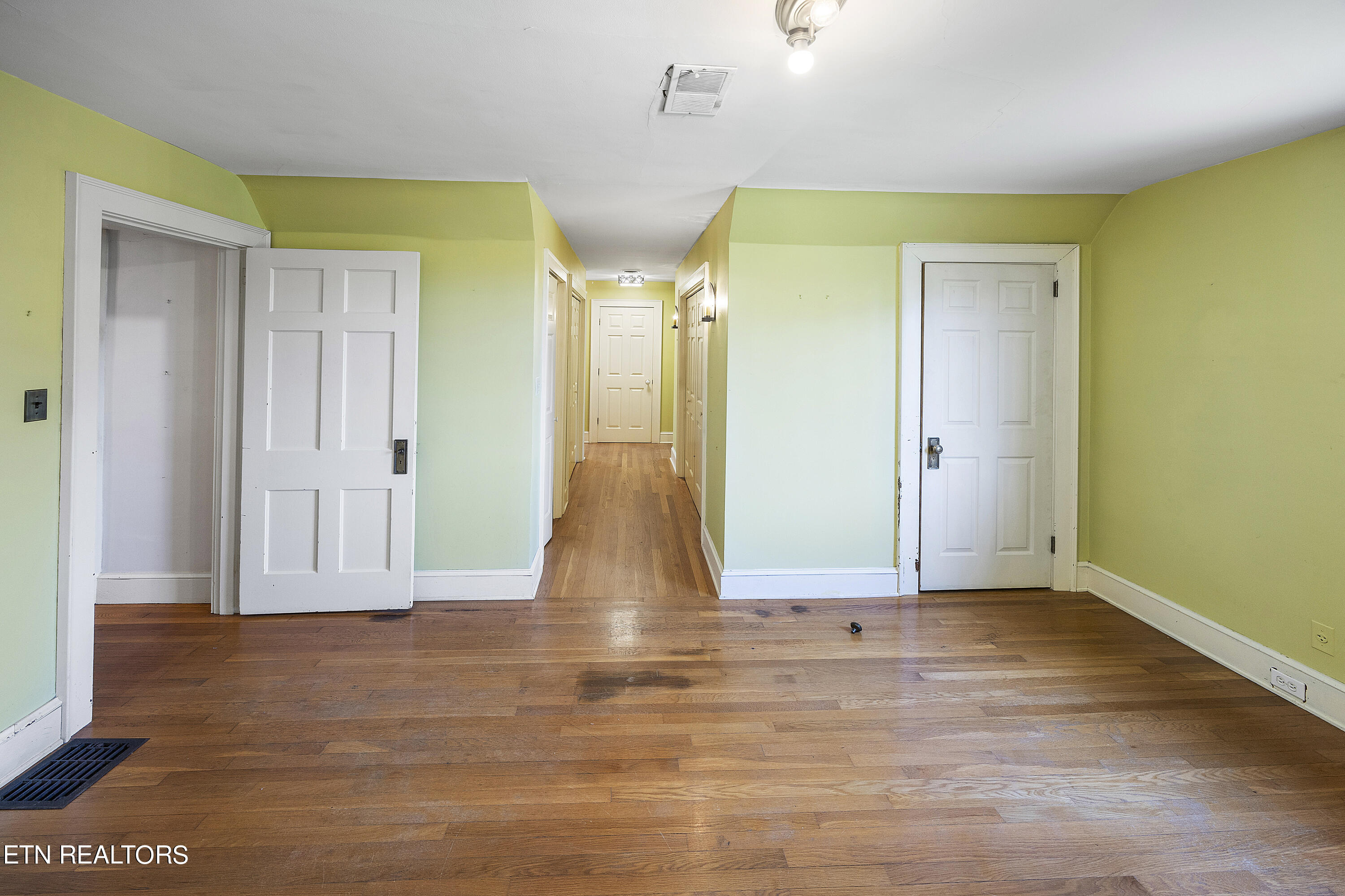 1002 E Nokomis Circle