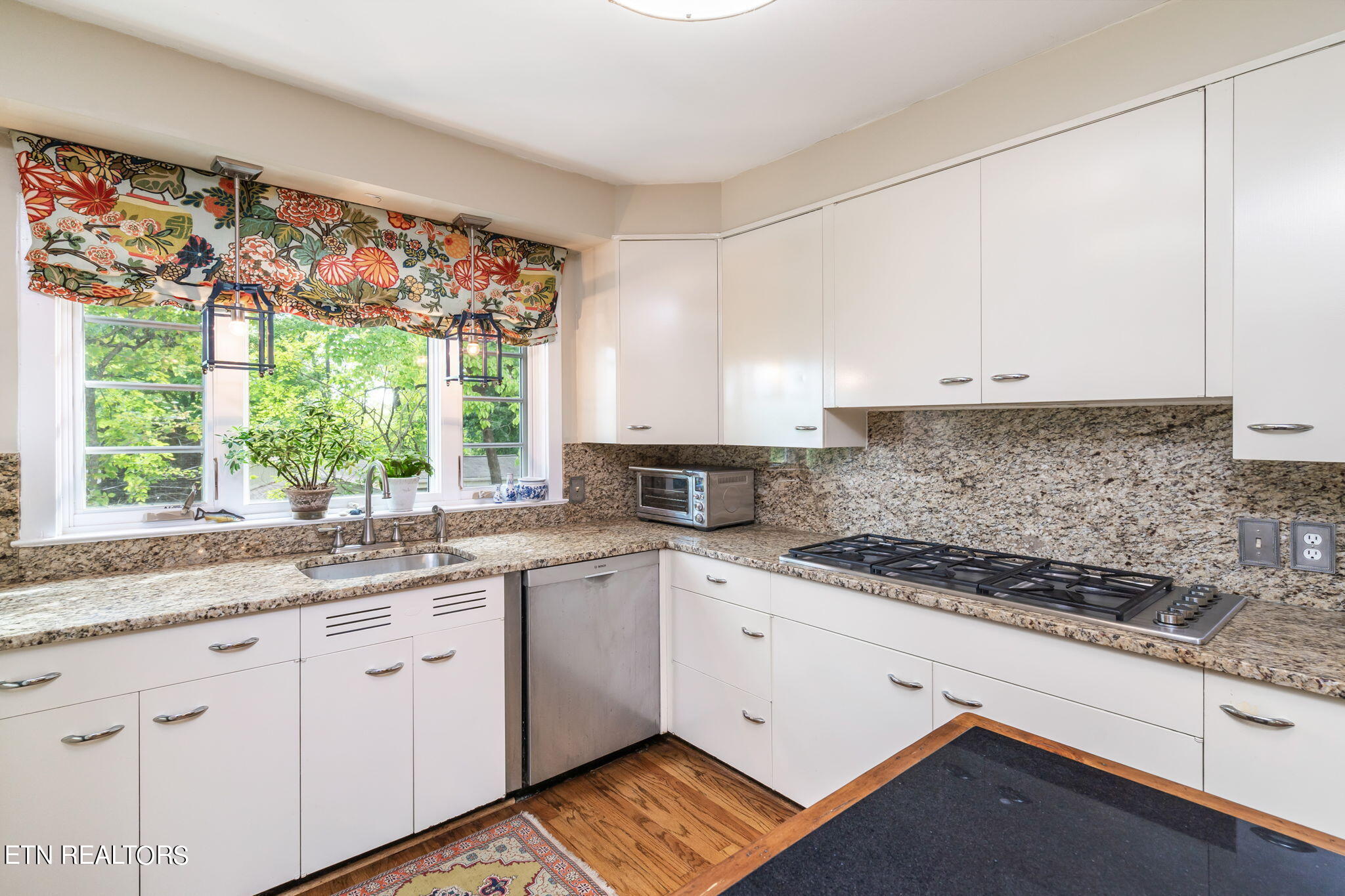 700 Hemlock Rd