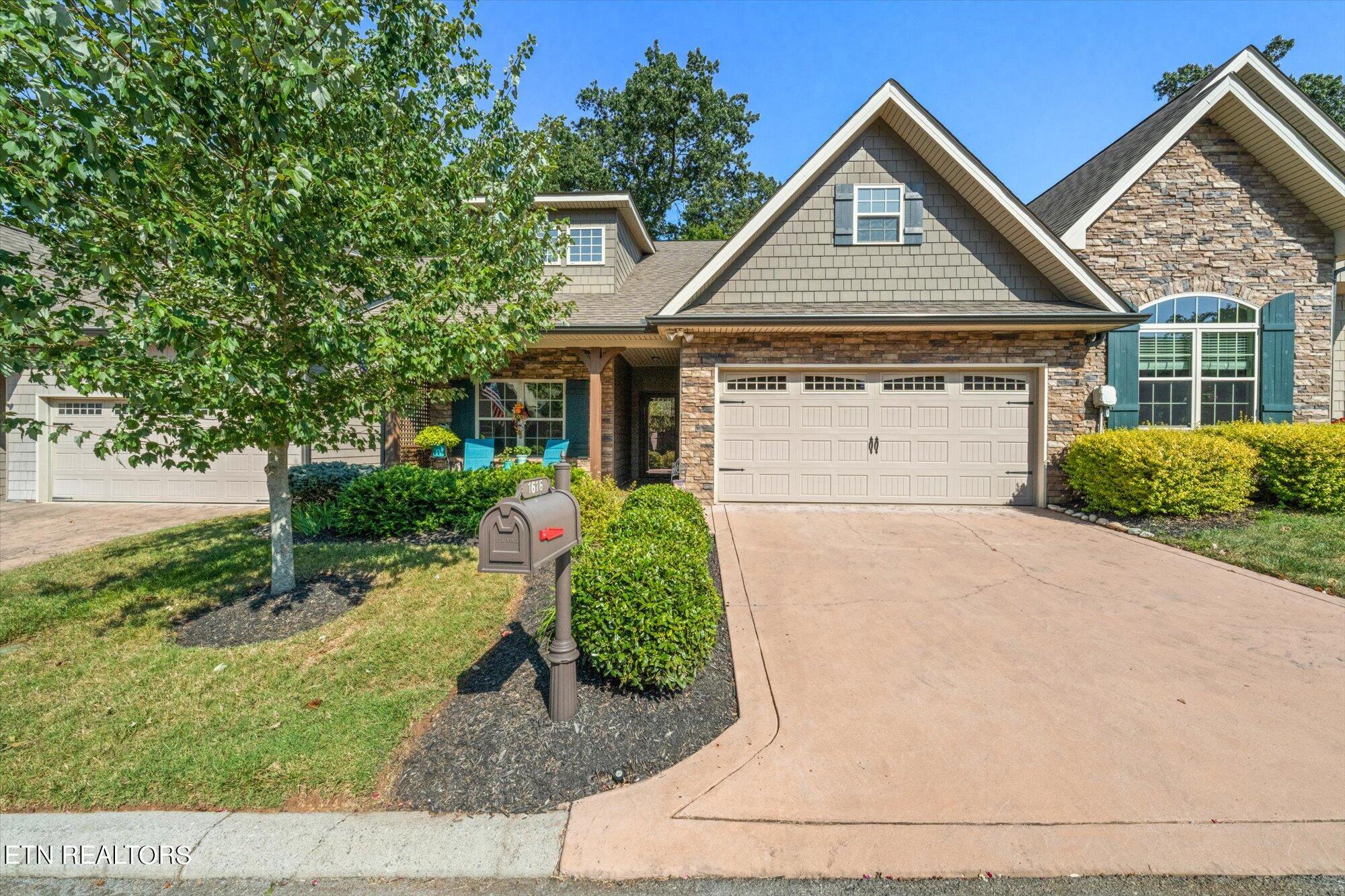 1616 Cottage Wood Way