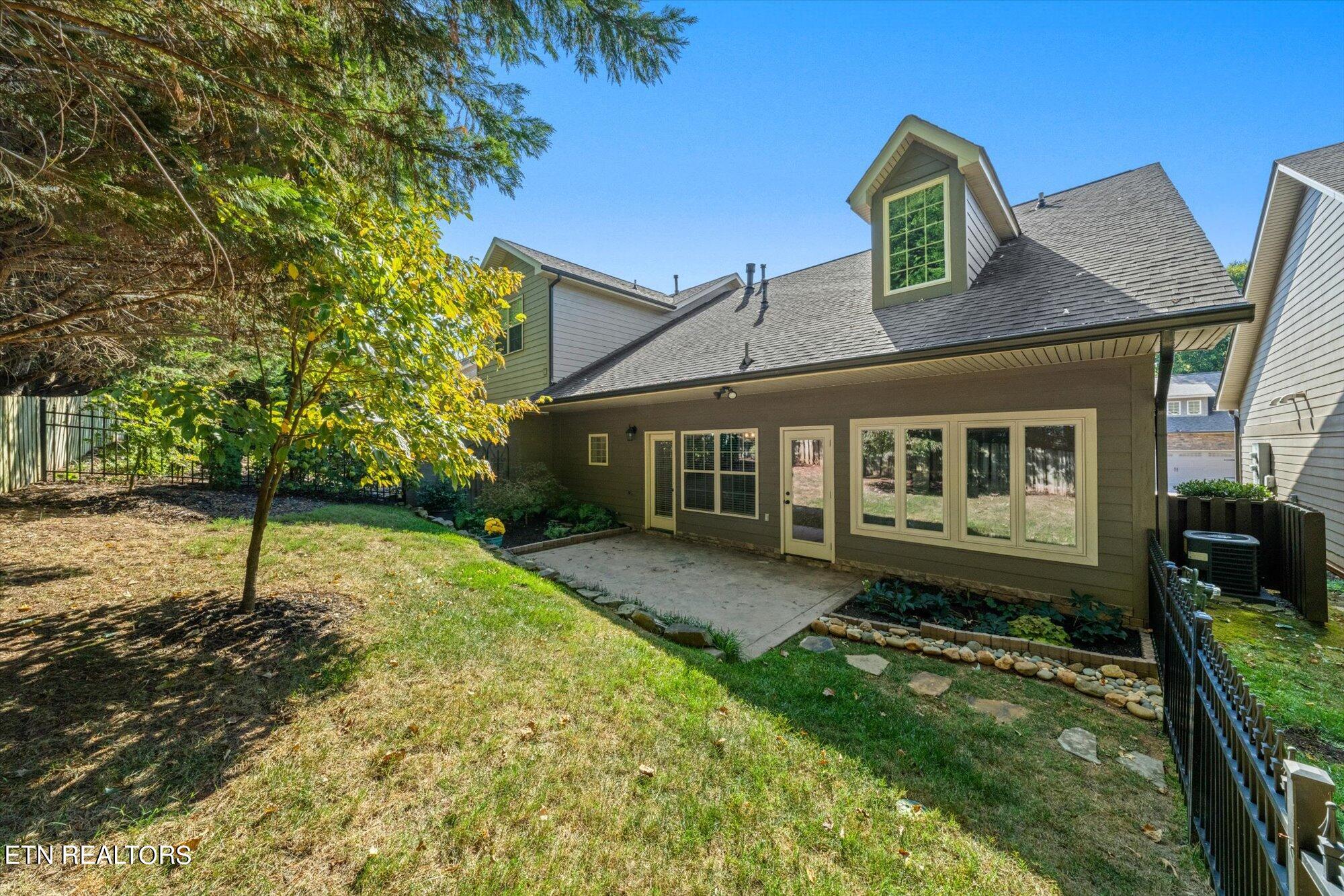 1616 Cottage Wood Way