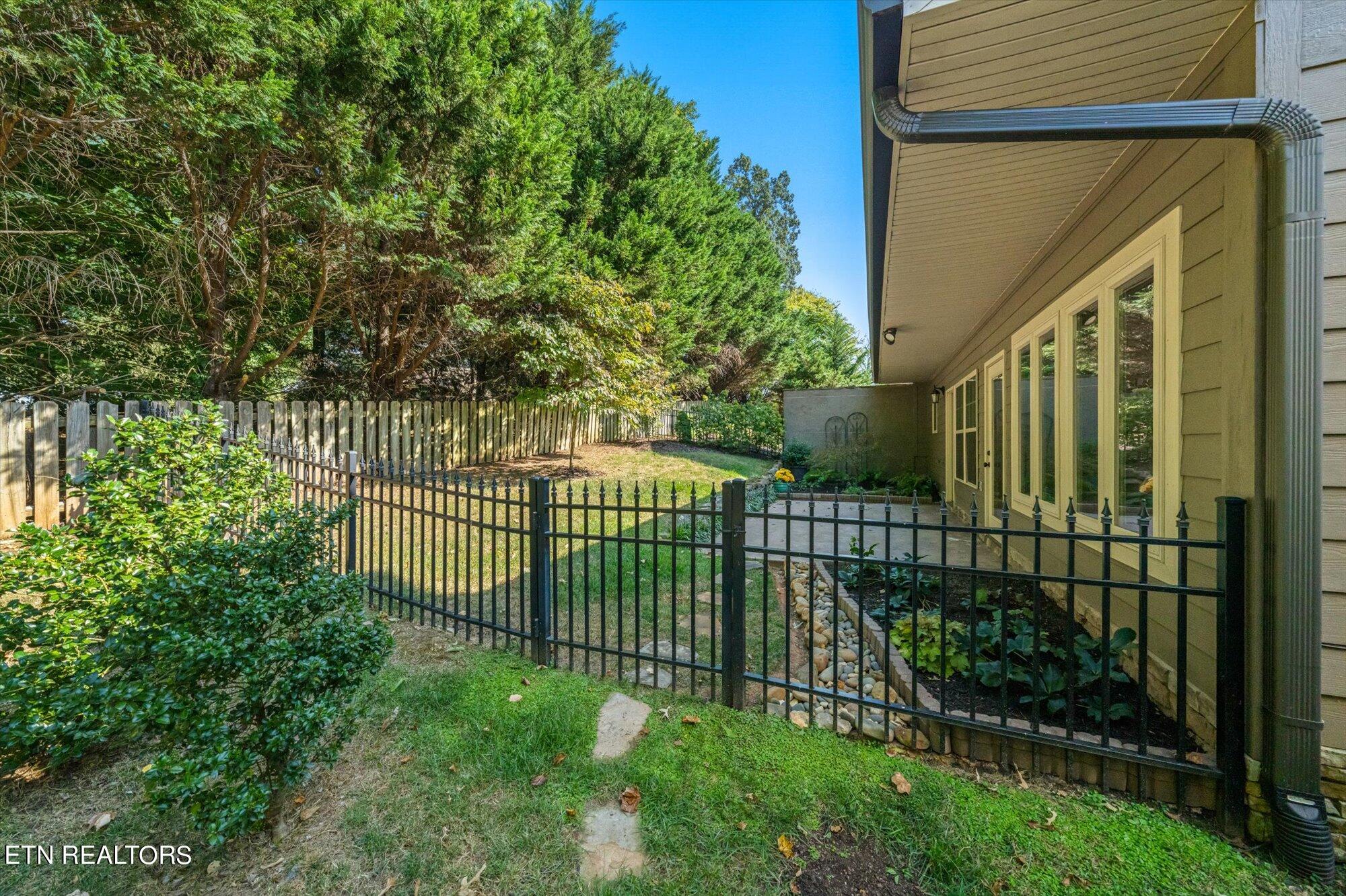 1616 Cottage Wood Way