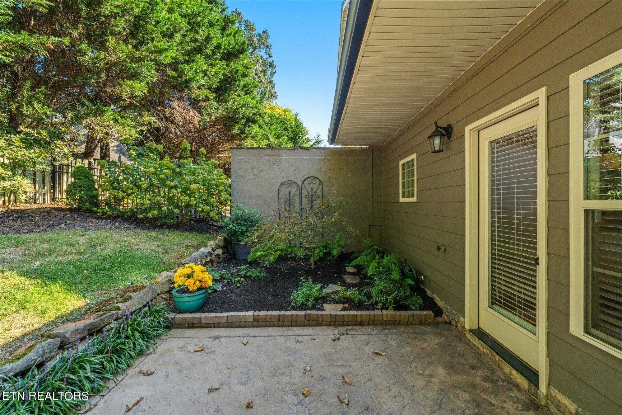 1616 Cottage Wood Way