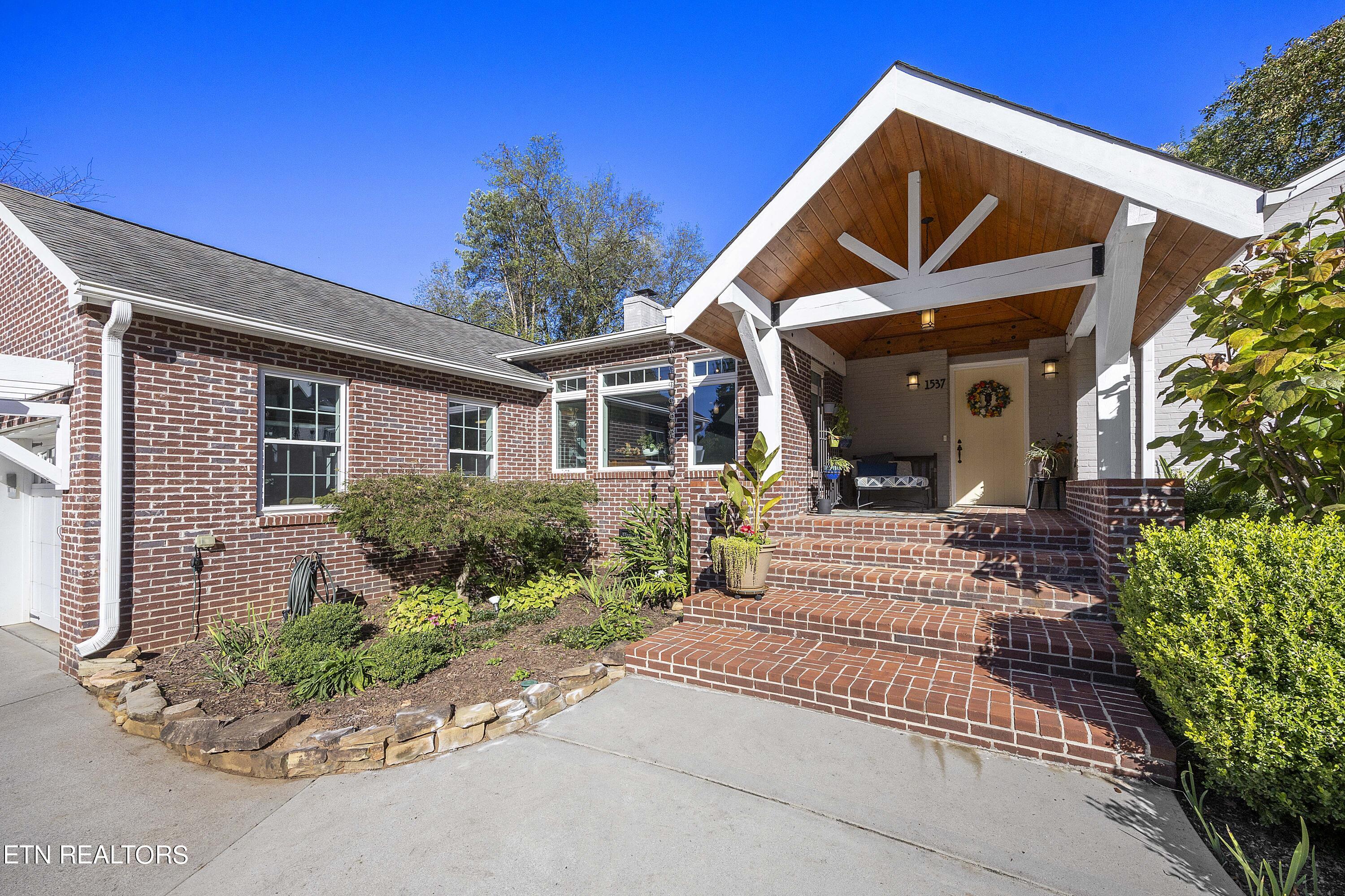 1537 Southgate Rd