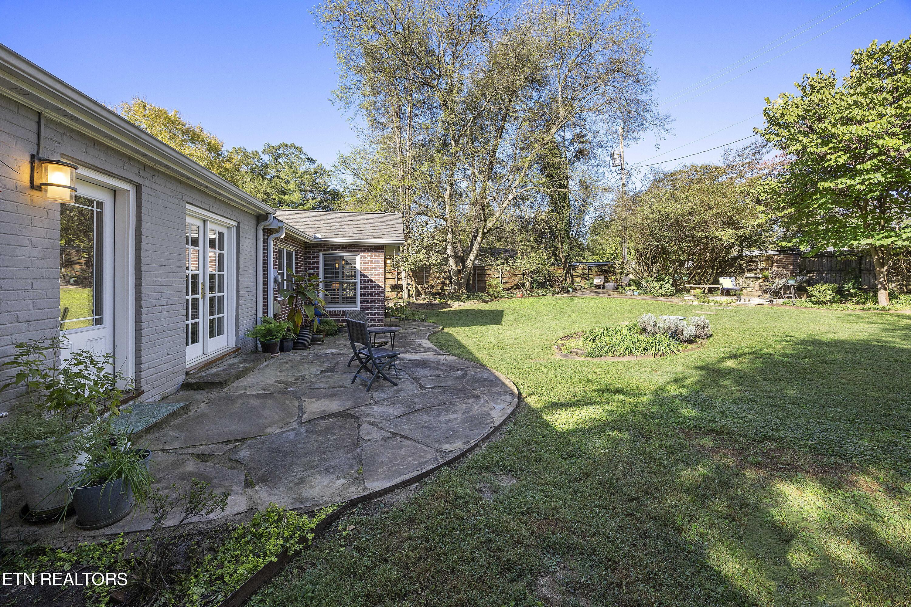 1537 Southgate Rd