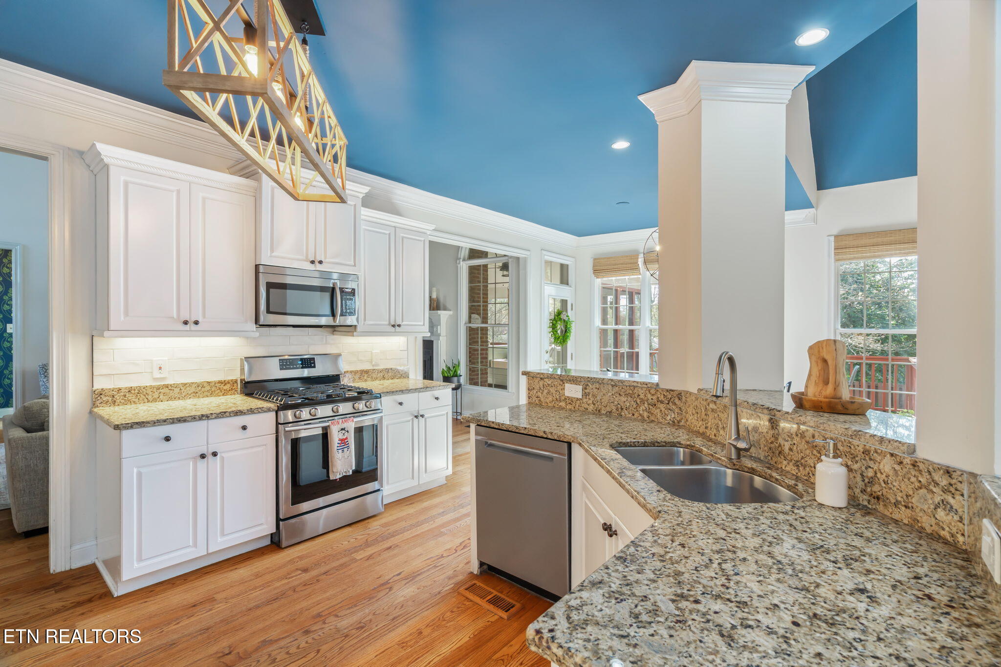917 Vista Oaks Lane