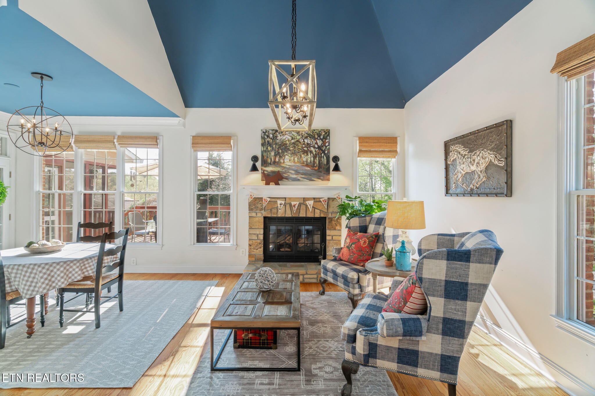 917 Vista Oaks Lane