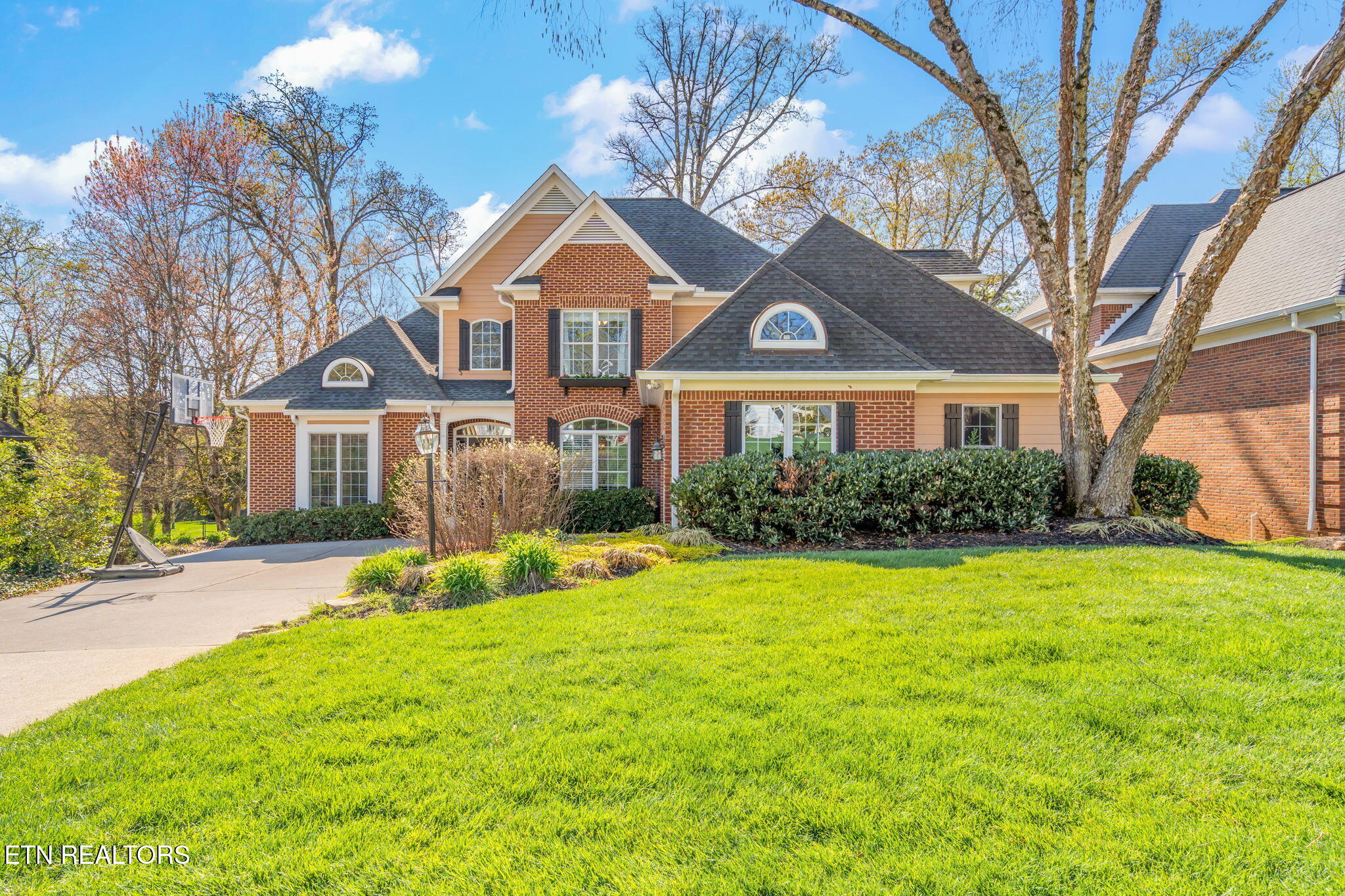 917 Vista Oaks Lane