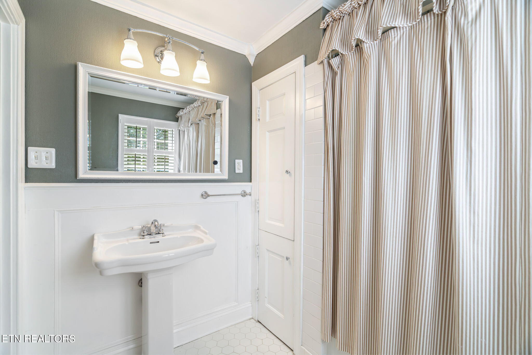 3567 SW Talahi Drive