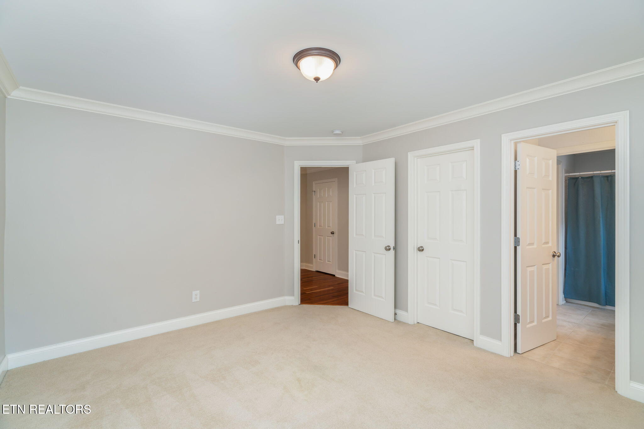 6714 Forest Village Way