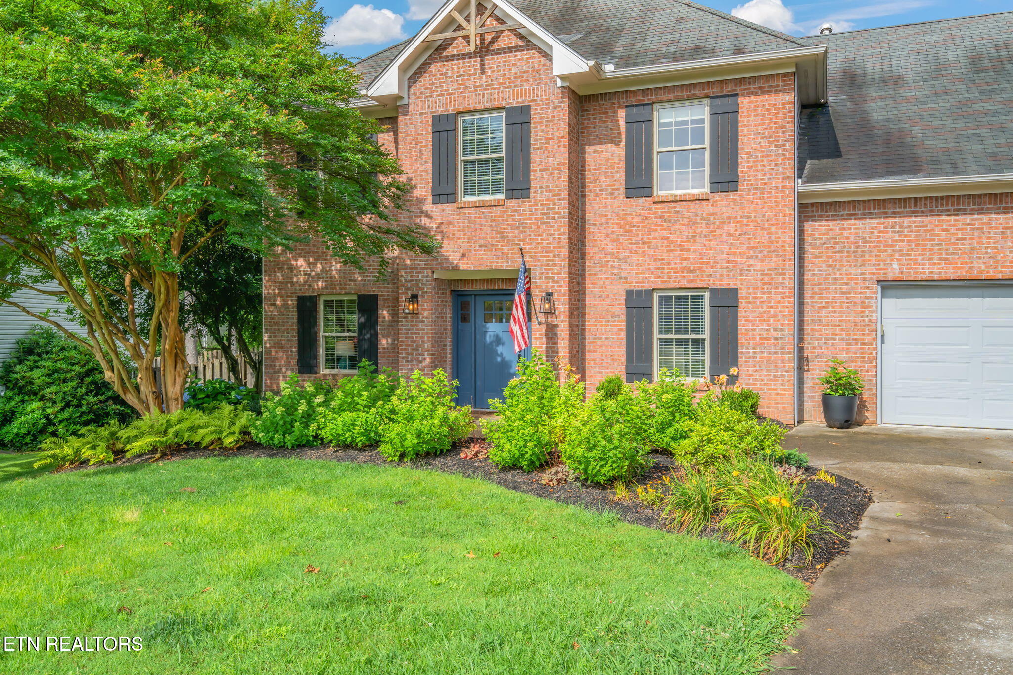 917 Ilex Circle