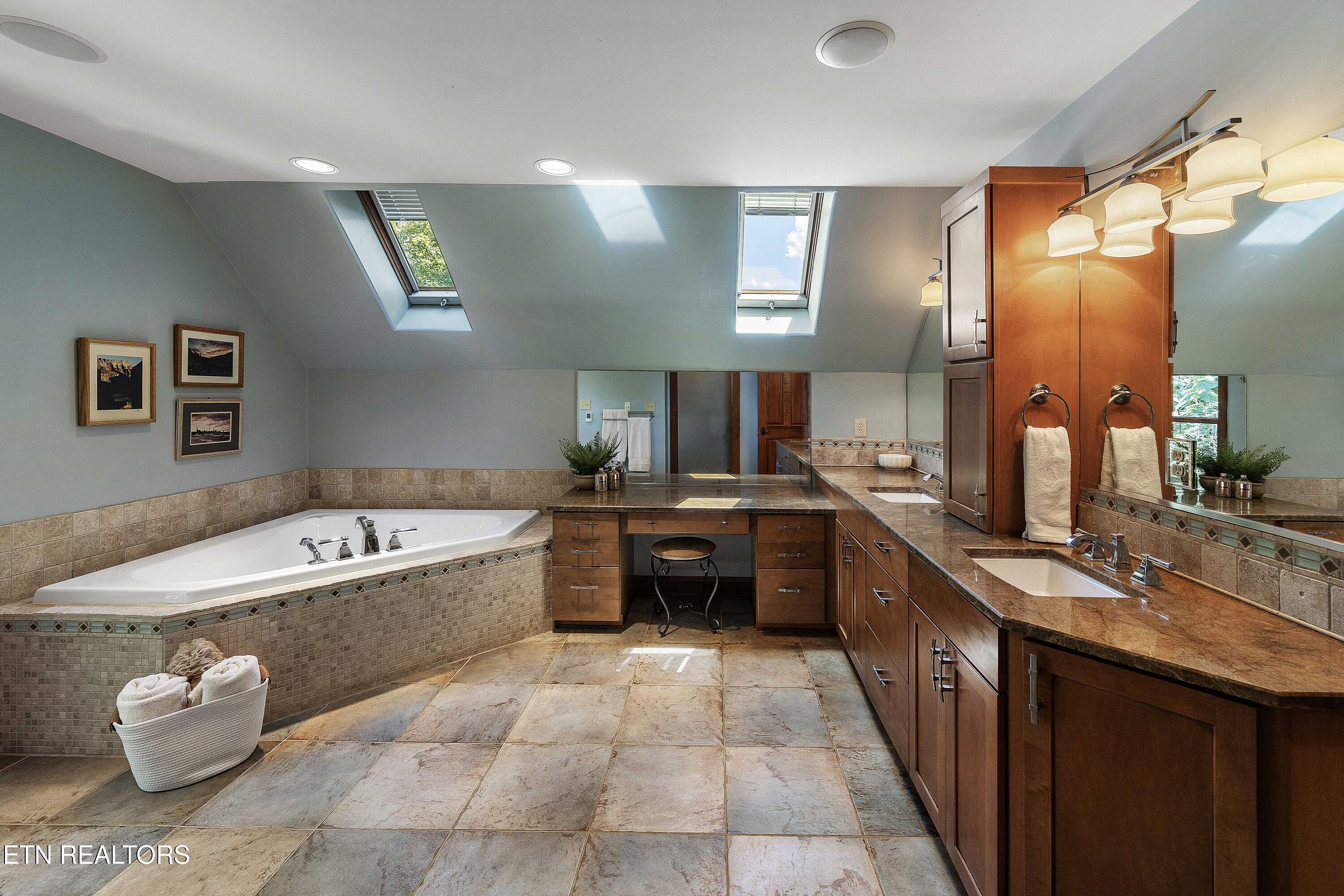 2428 Lakefront Drive