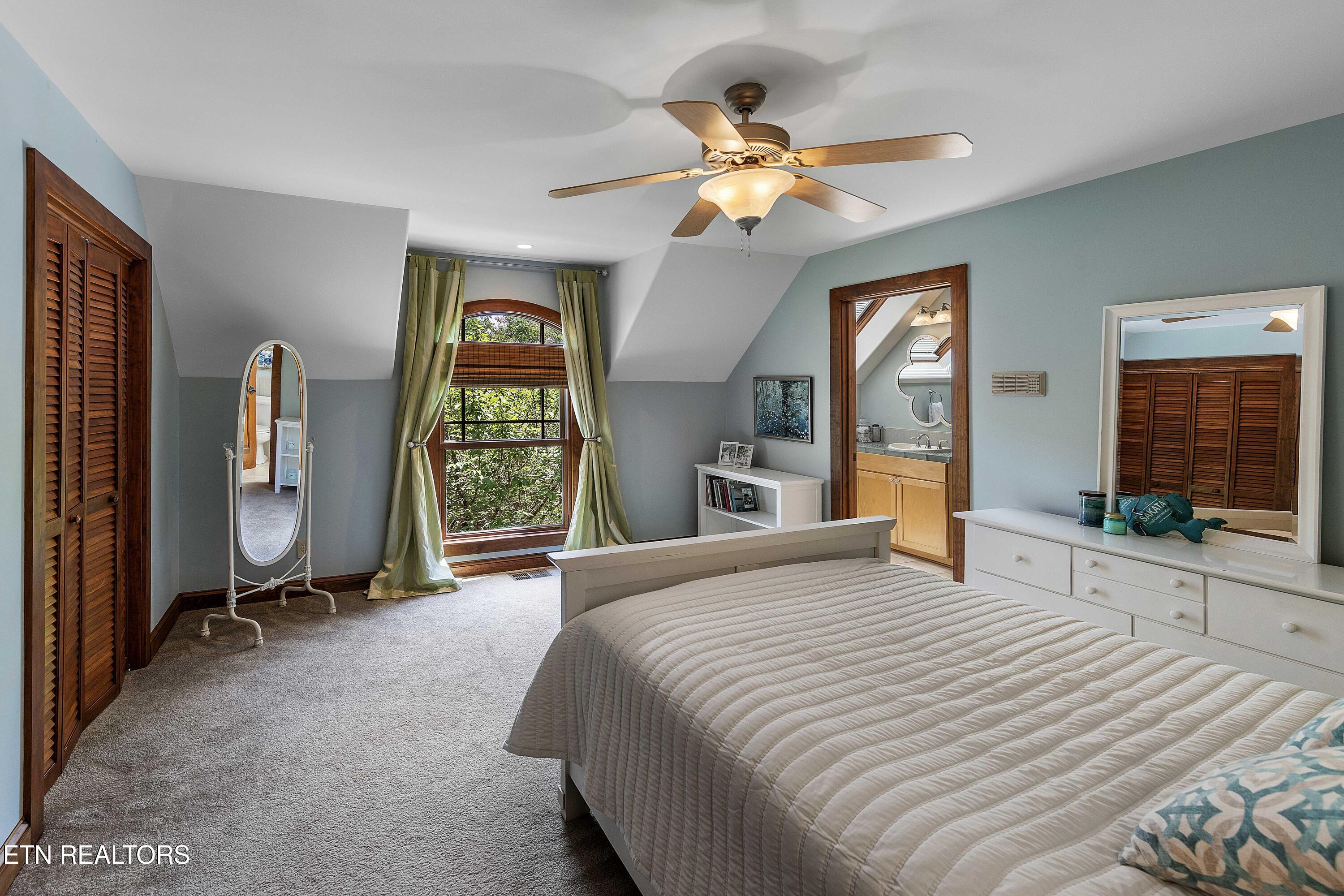 2428 Lakefront Drive