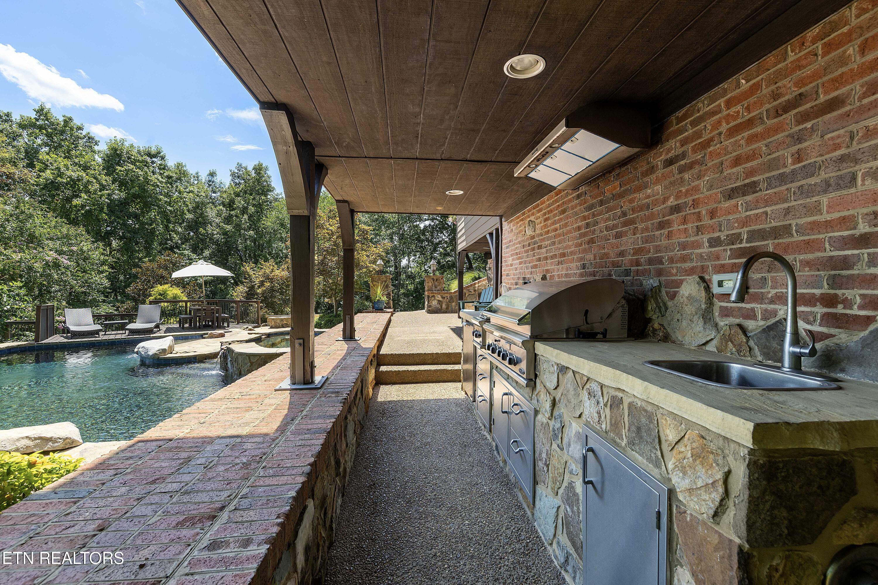 2428 Lakefront Drive