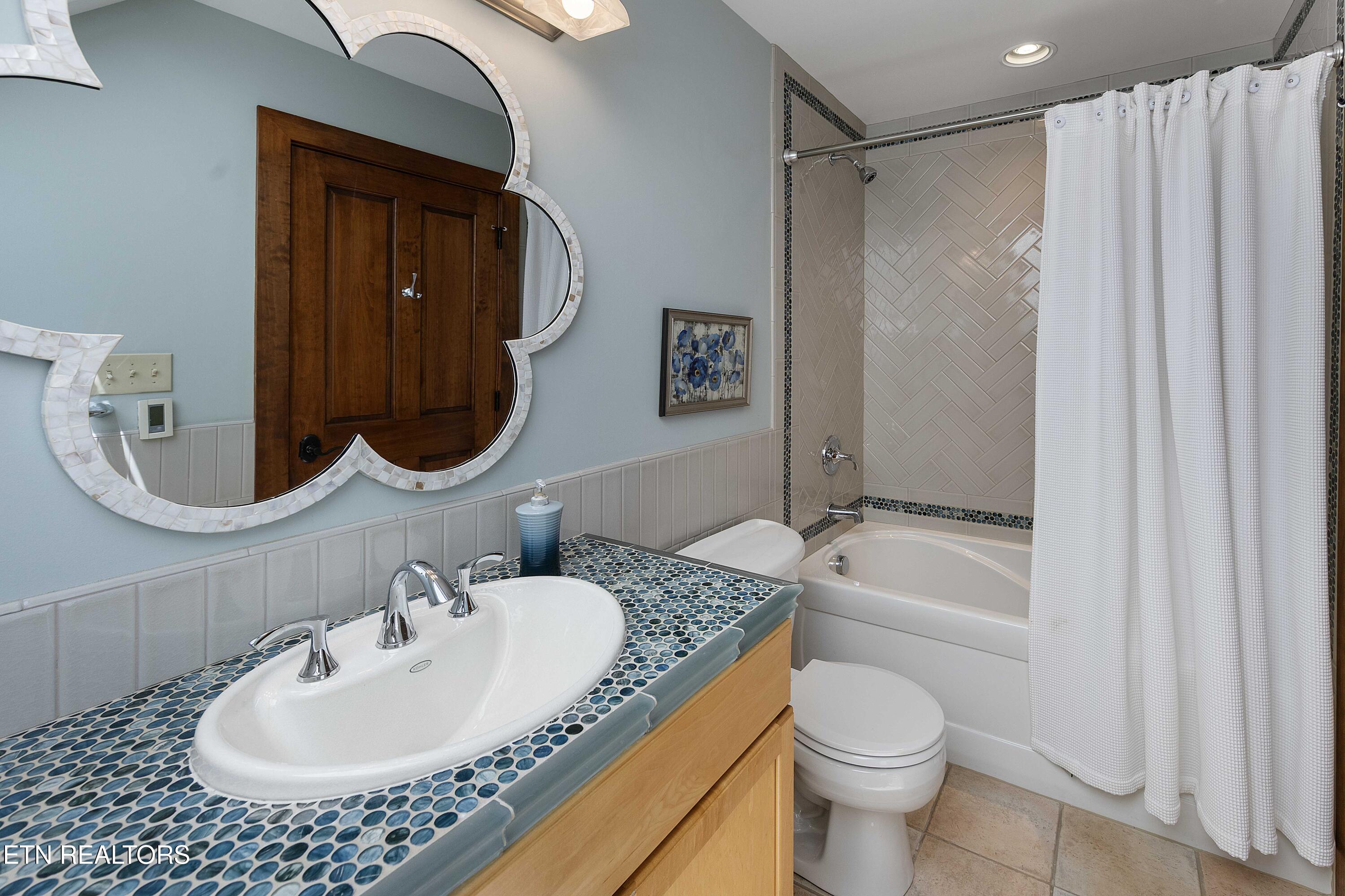 2428 Lakefront Drive