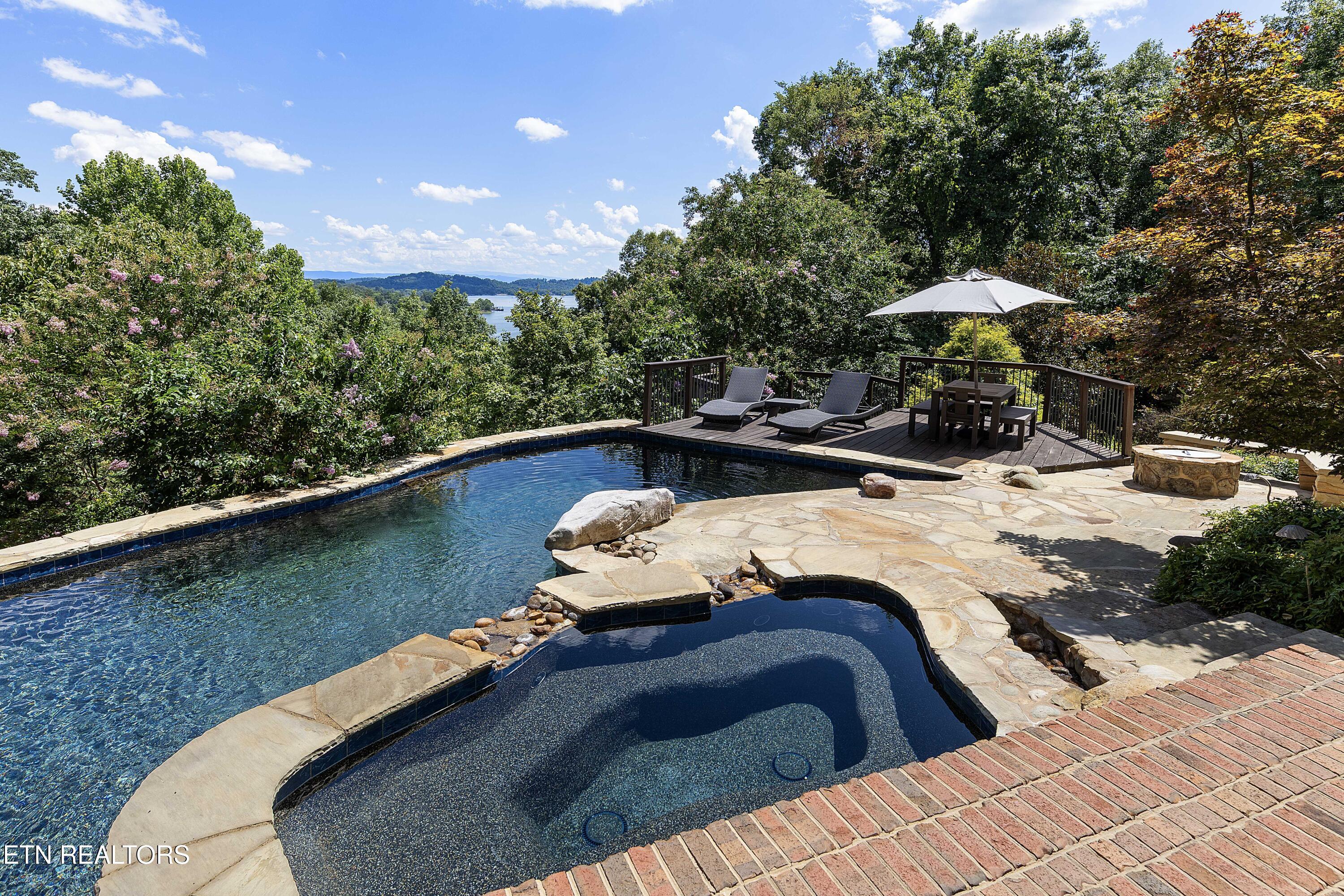 2428 Lakefront Drive