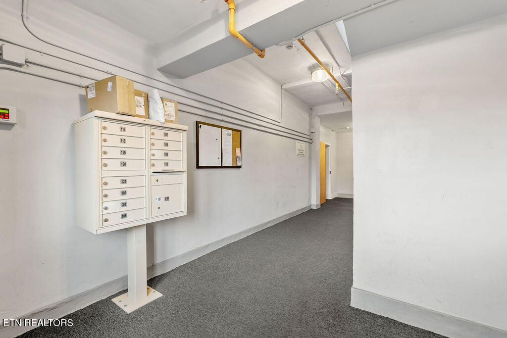 140 E Glenwood Ave 206