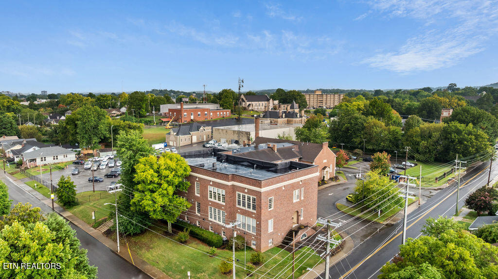 140 E Glenwood Ave 206