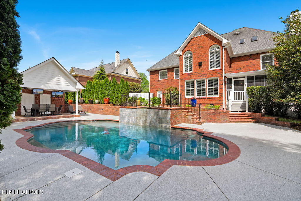 1943 Chiswick Rd