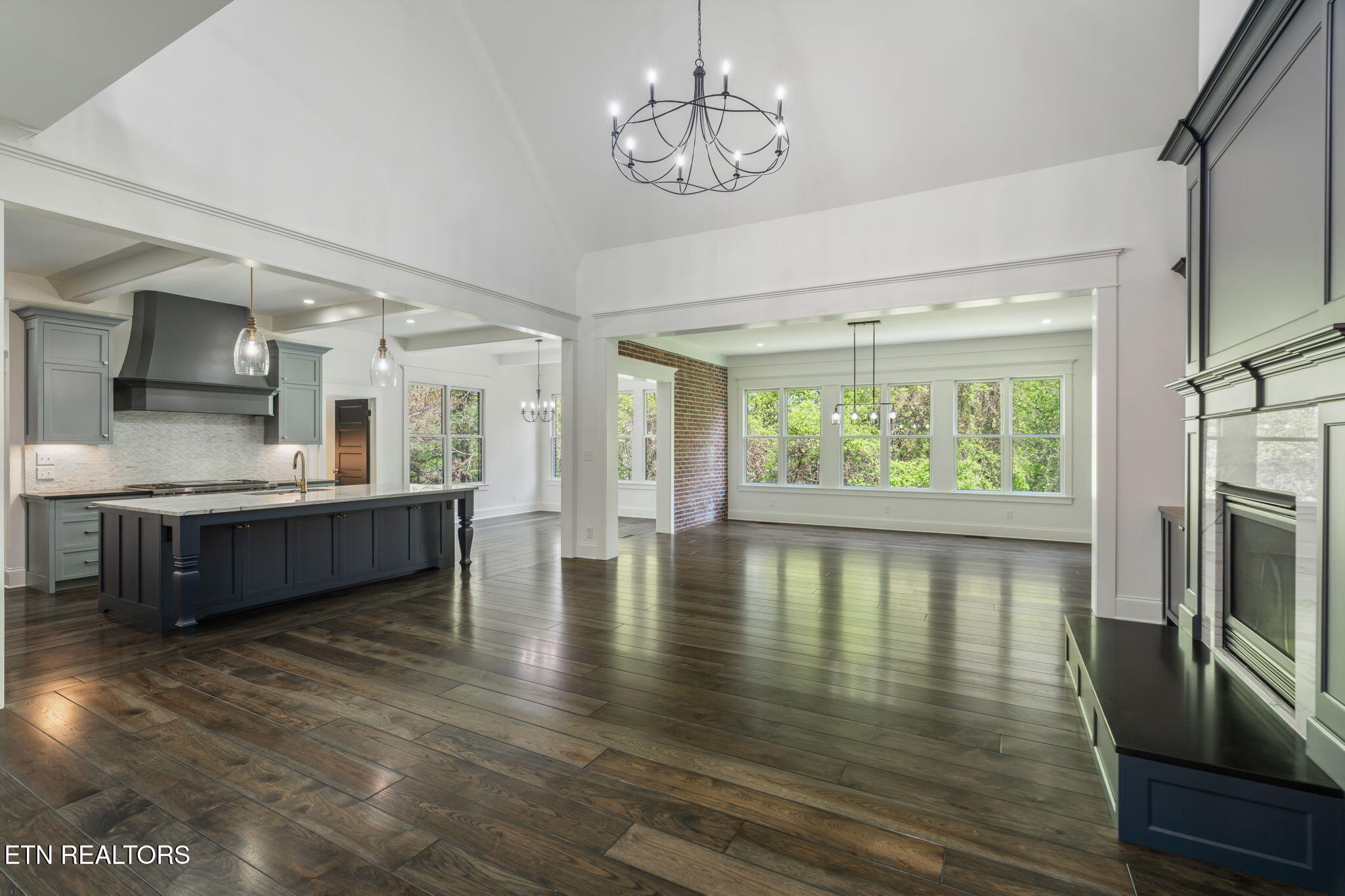 1810 Duncan Woods Lane