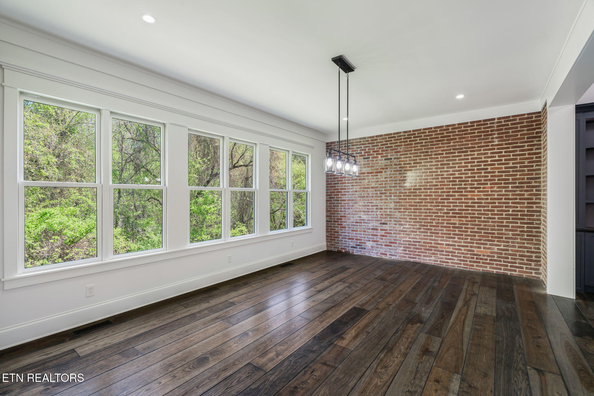 1810 Duncan Woods Lane