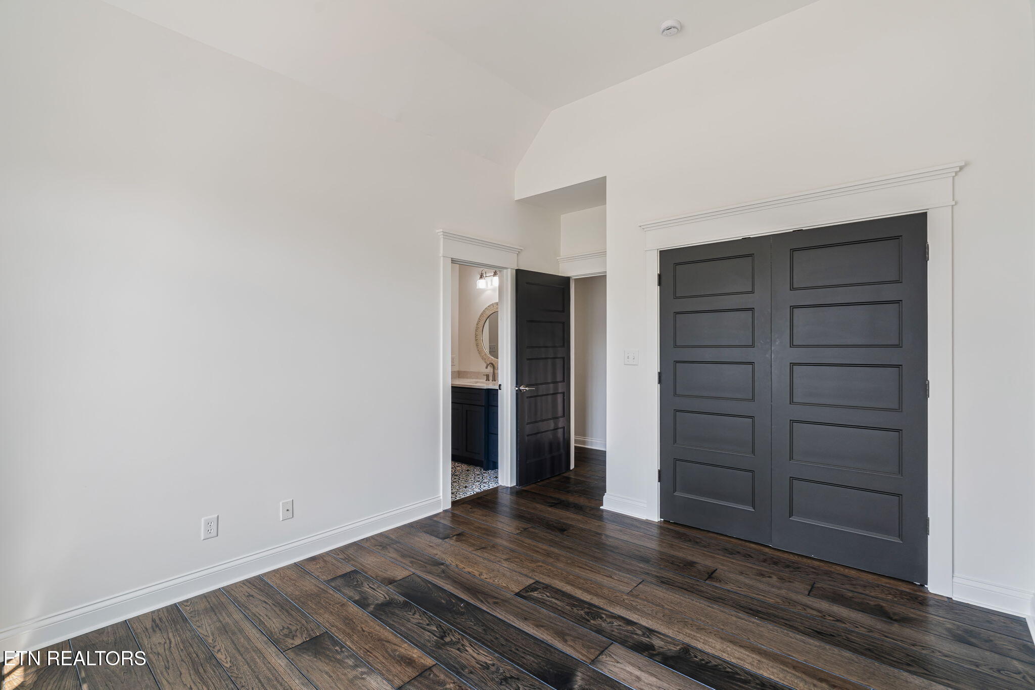 1810 Duncan Woods Lane