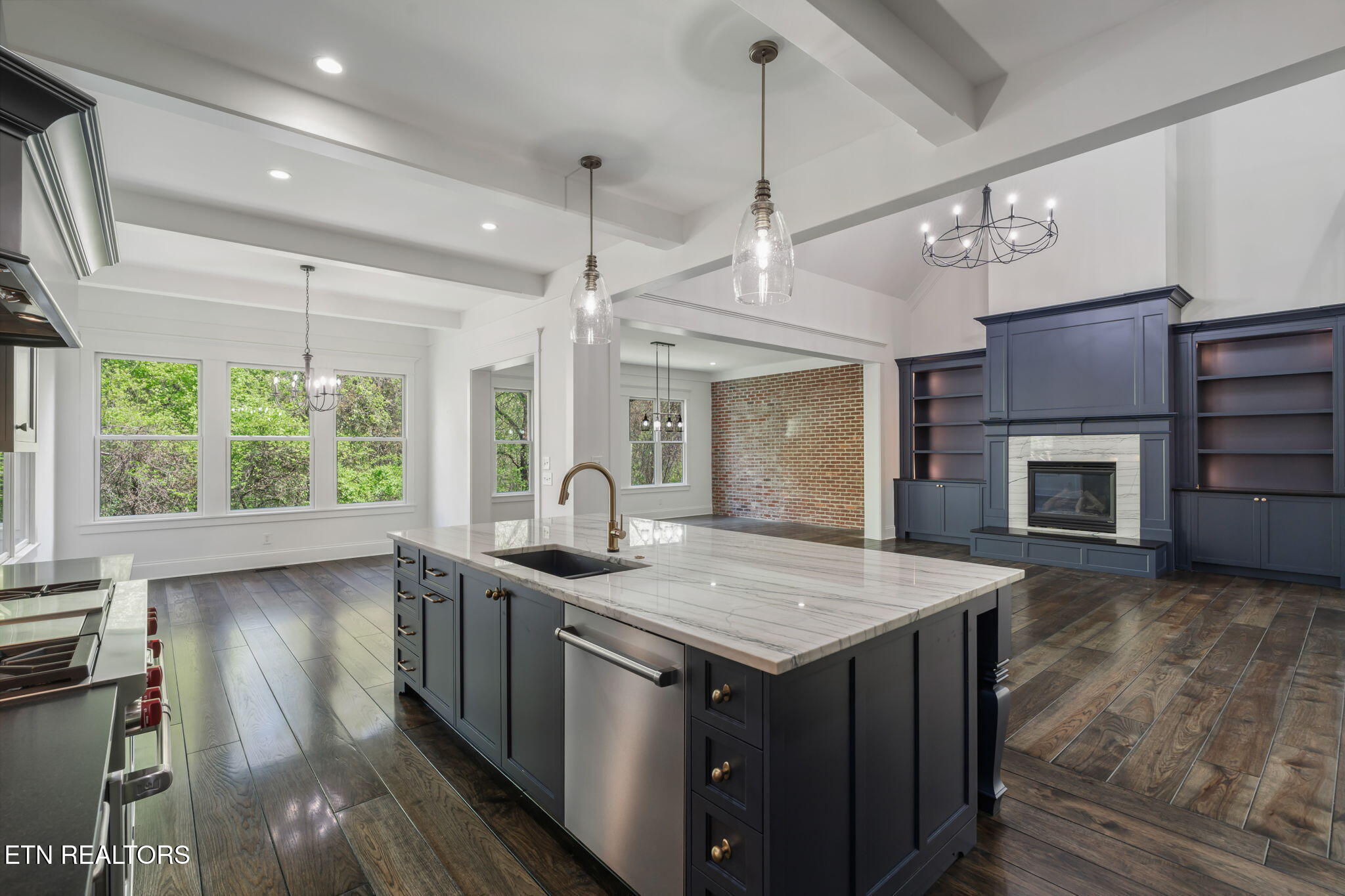 1810 Duncan Woods Lane