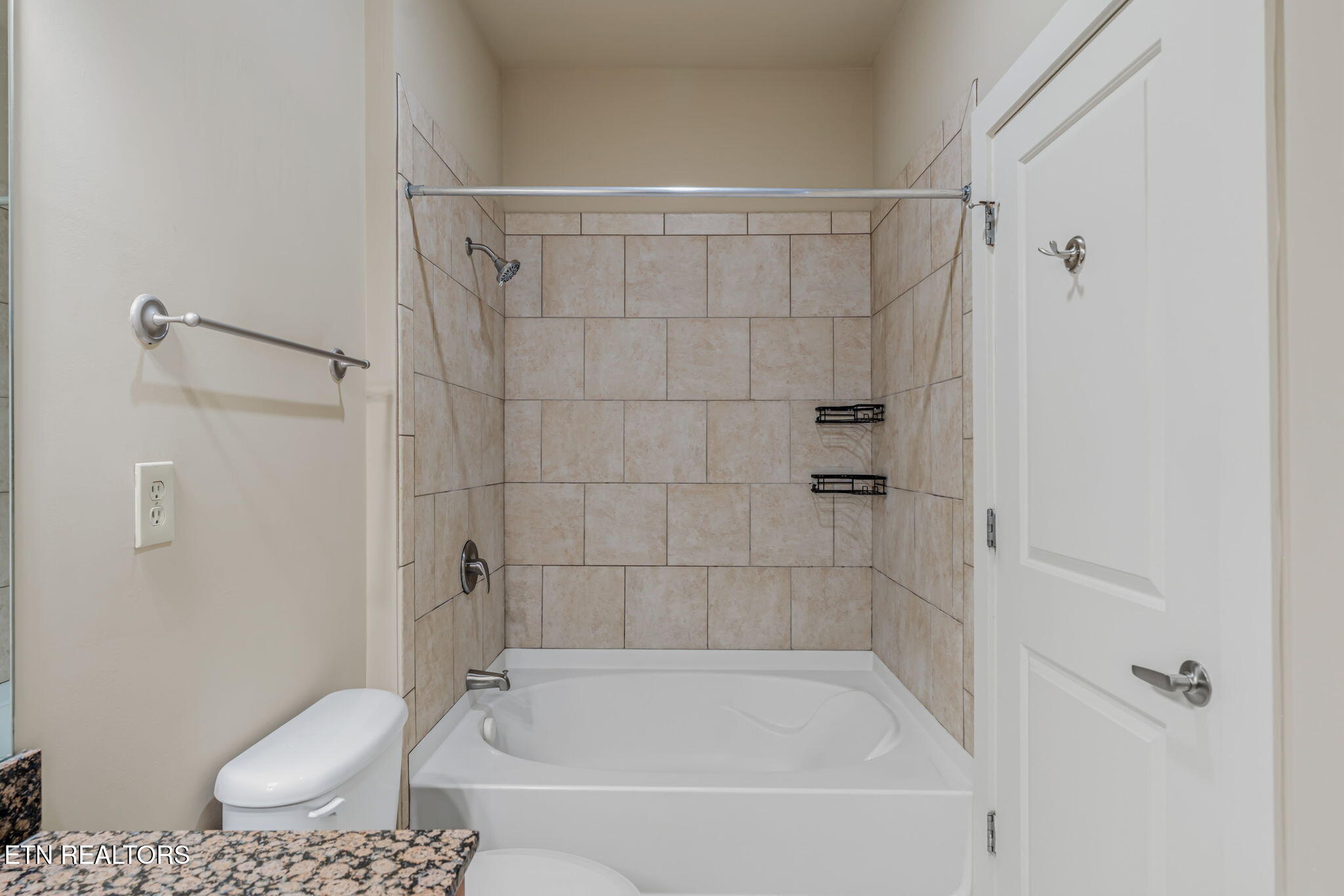 445 W Blount Ave 409