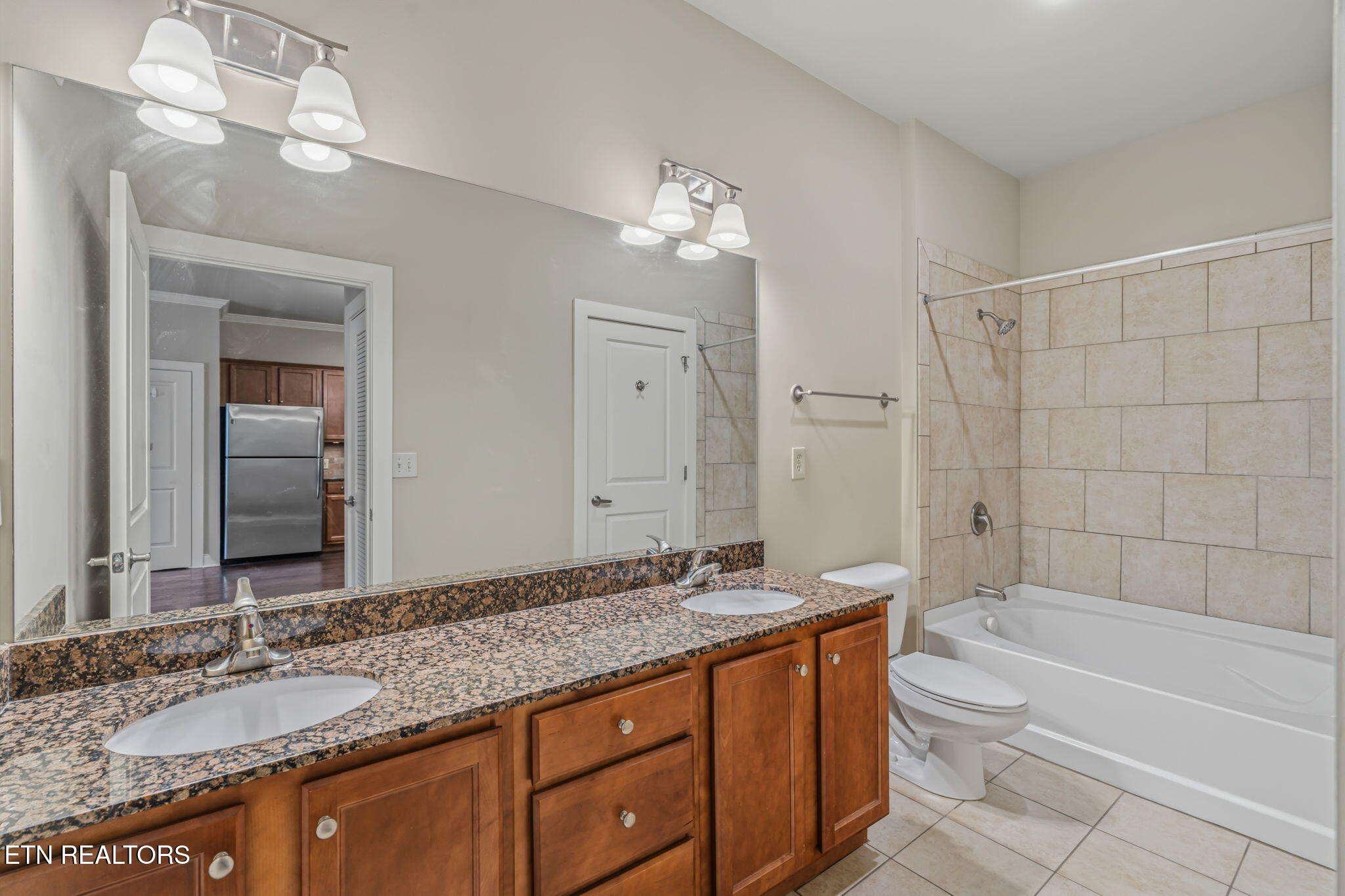 445 W Blount Ave 409