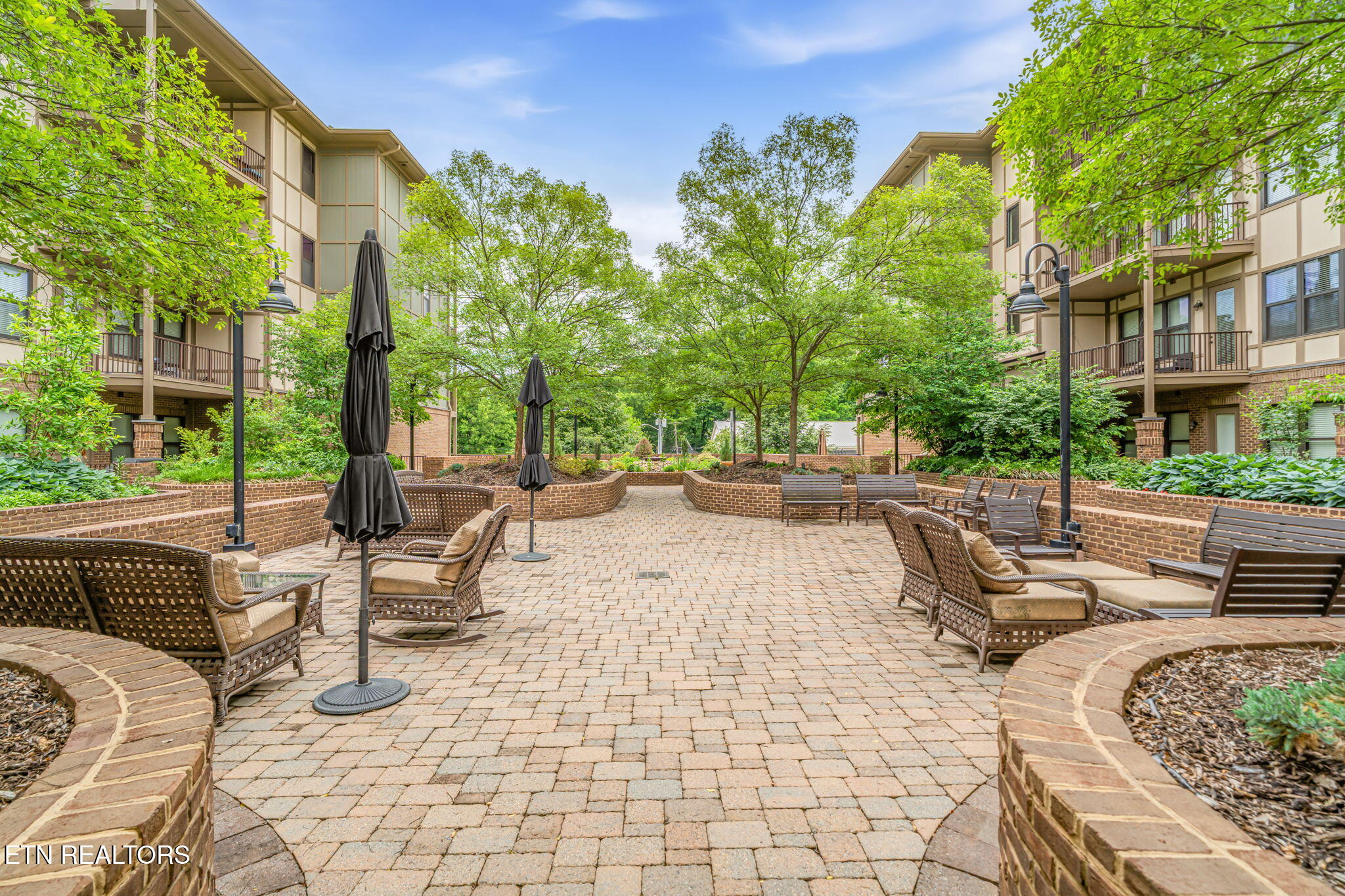 445 W Blount Ave 409