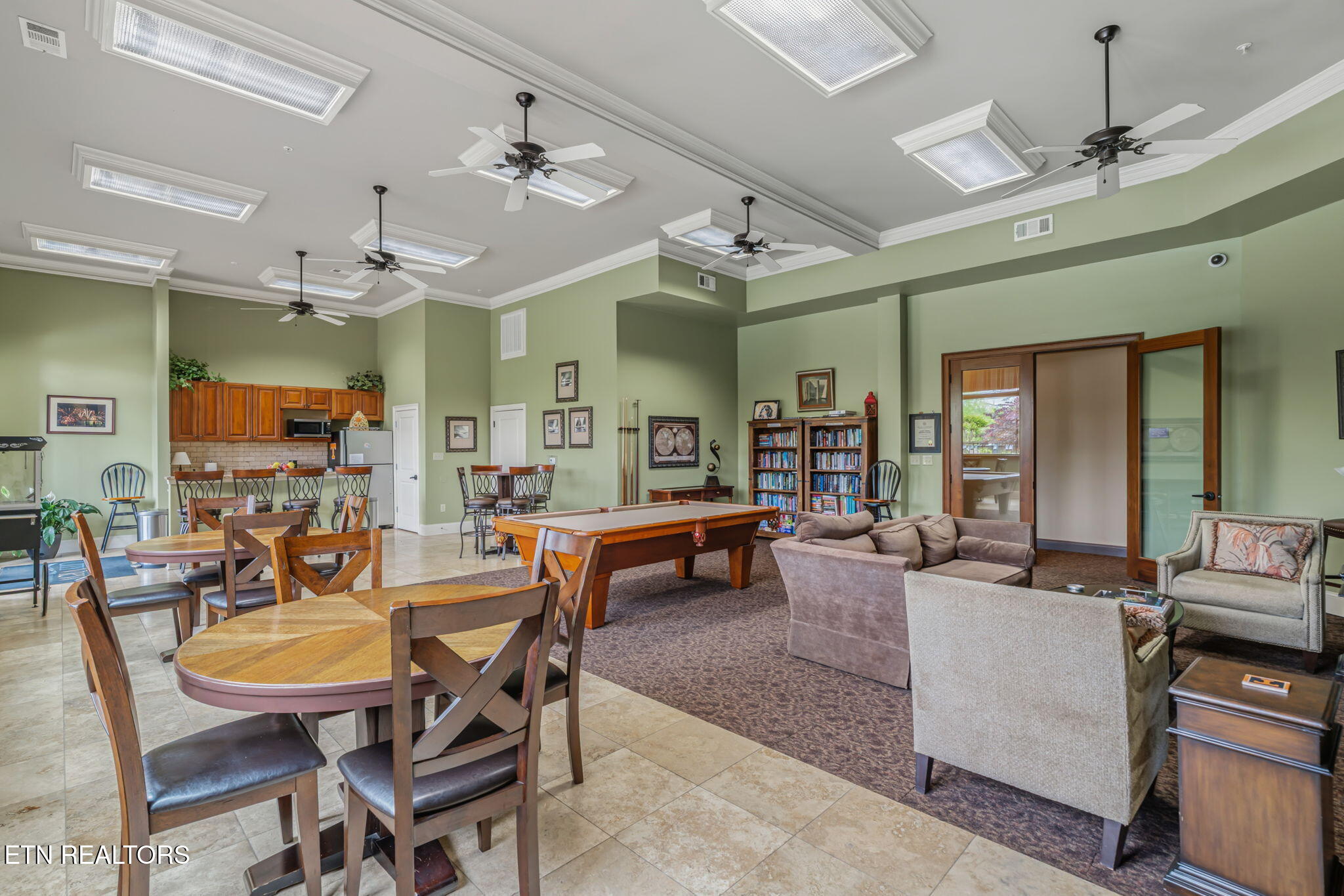 445 W Blount Ave 409